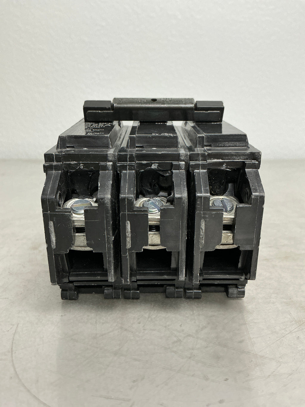 Used THHQB32025 3 Pole, 25 Amps, 240 Volts