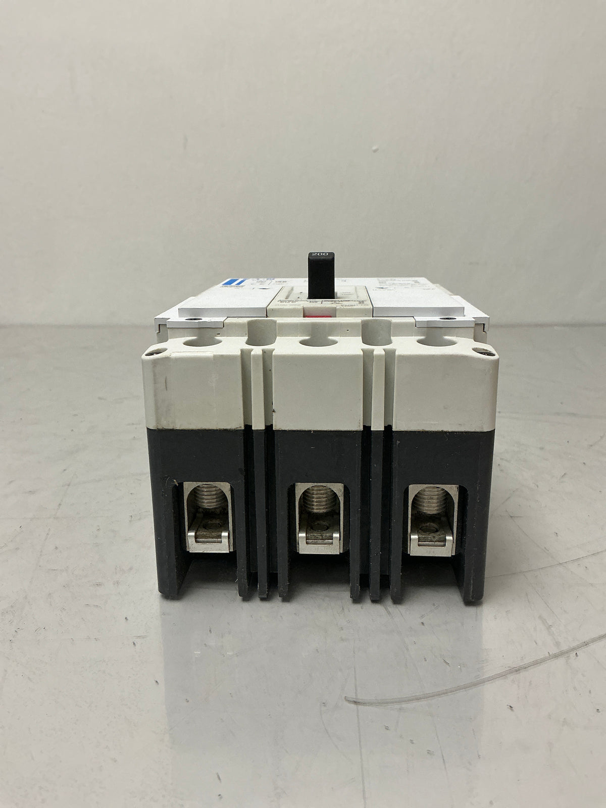 New Eaton PDG23M0200TFFL 3 Pole, 200 Amps, 600 Volts Circuit Breaker
