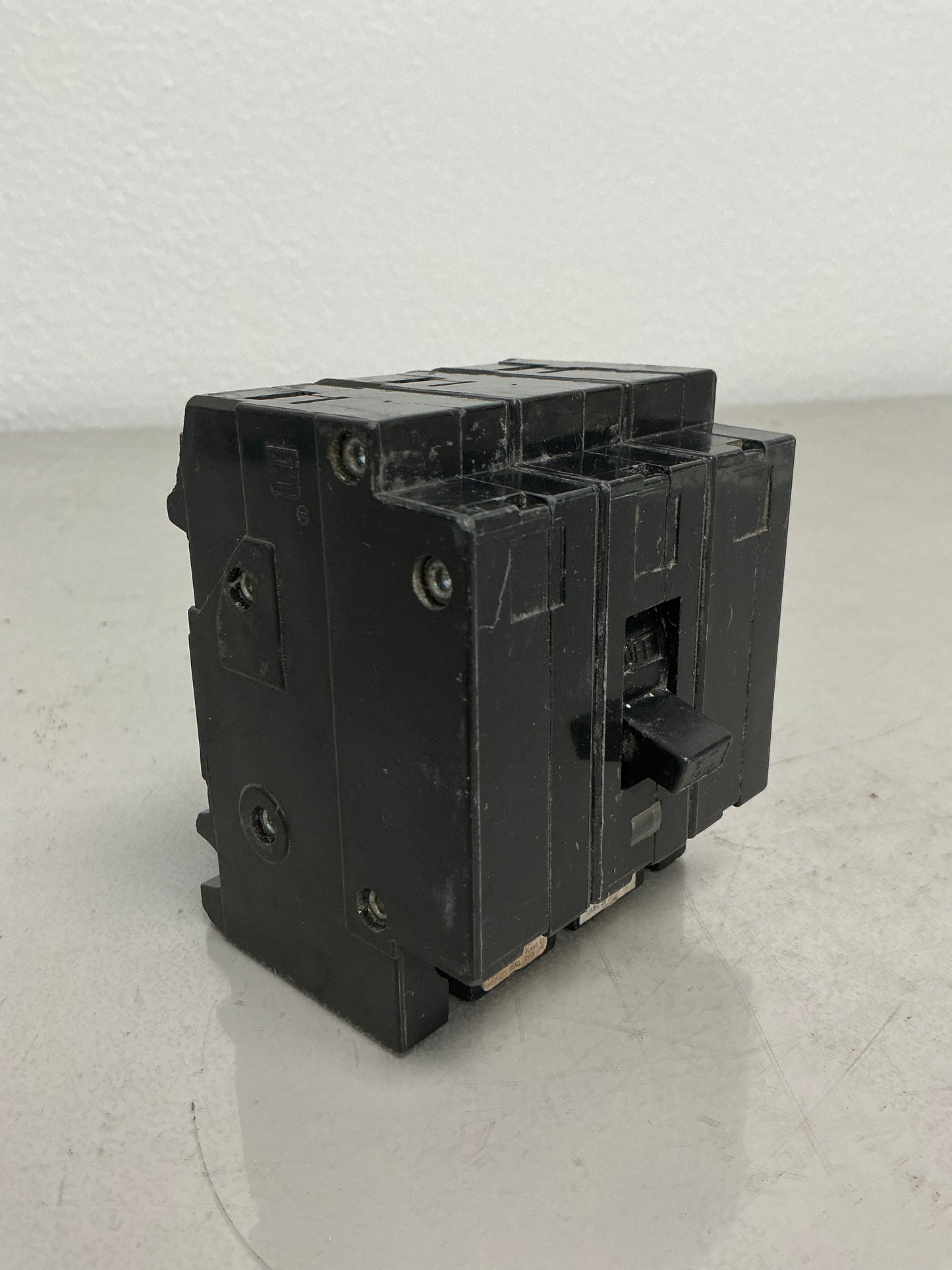 Used Square D EH34035 3 Pole, 35 Amps, 480 Volts