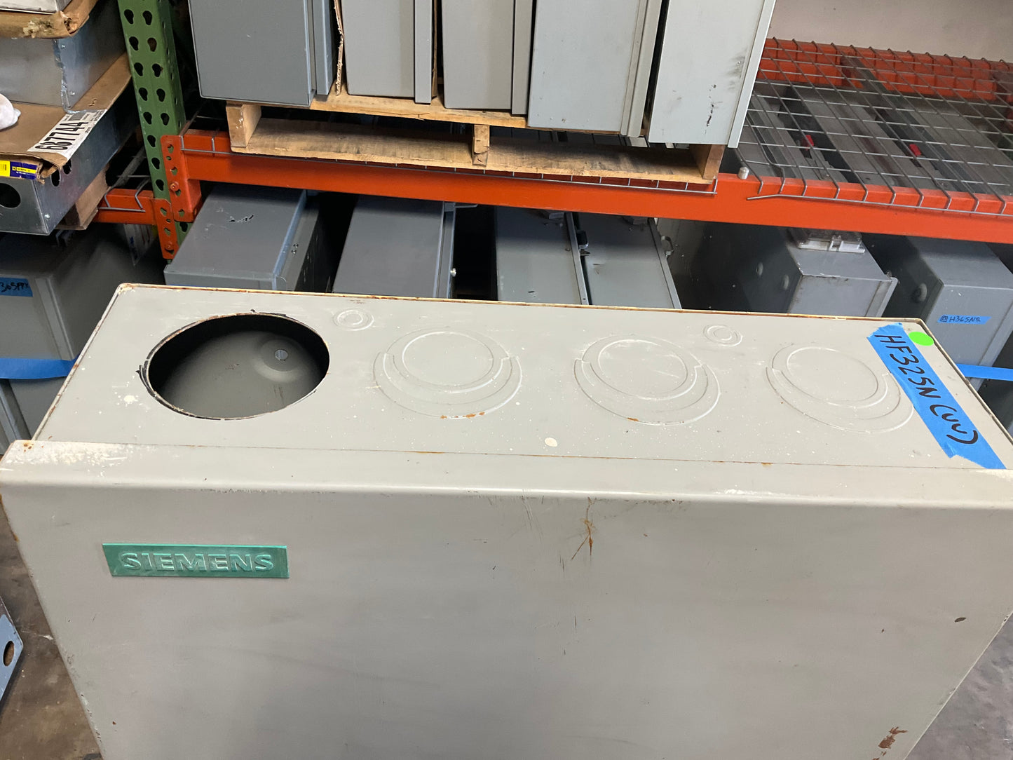 Used Simens HF325N Disconnect 400 Amp 240 Volt Fusible Indoor