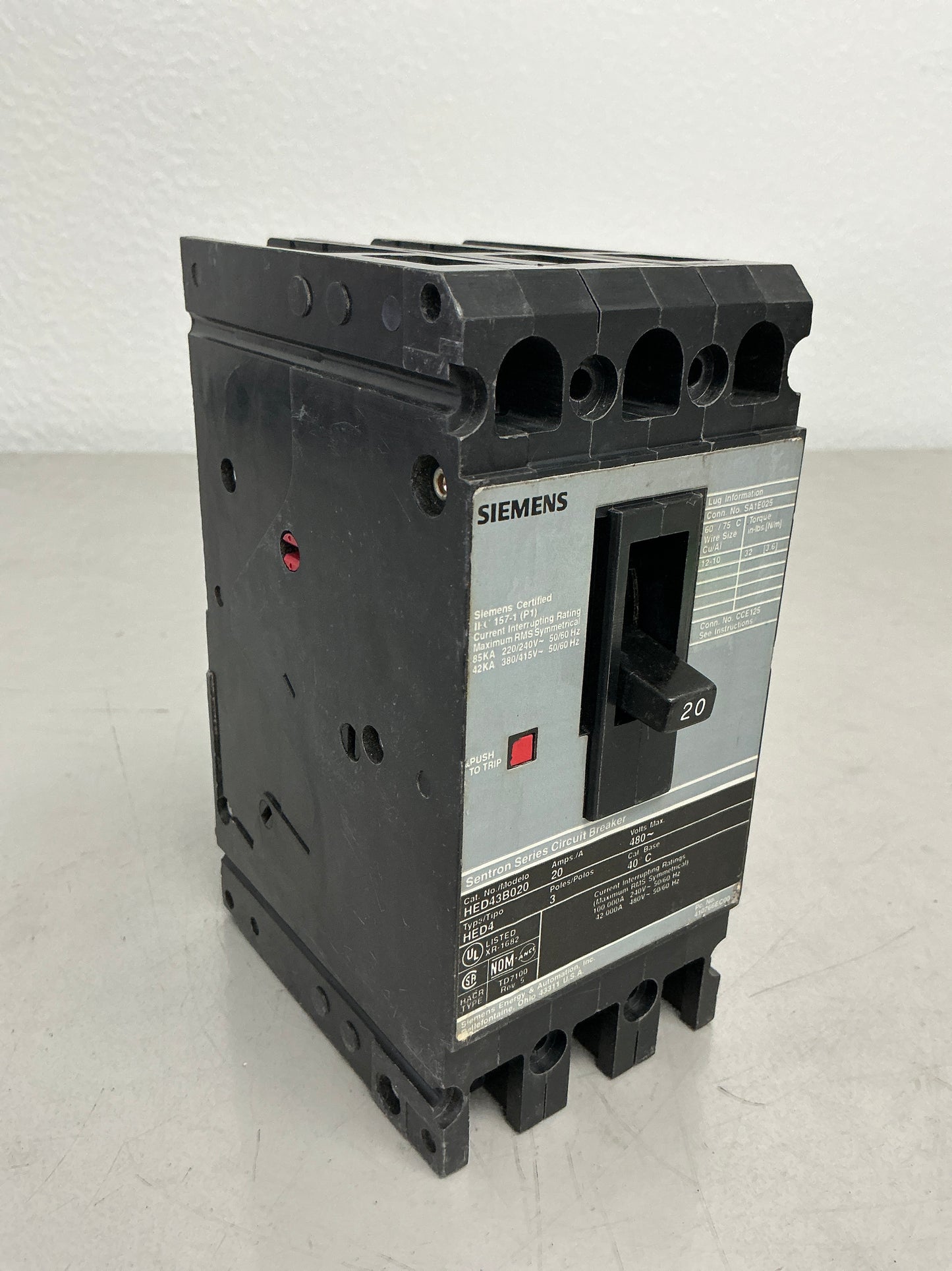 Used Siemens HED43B020 3 Pole, 20 Amps, 480 Volts