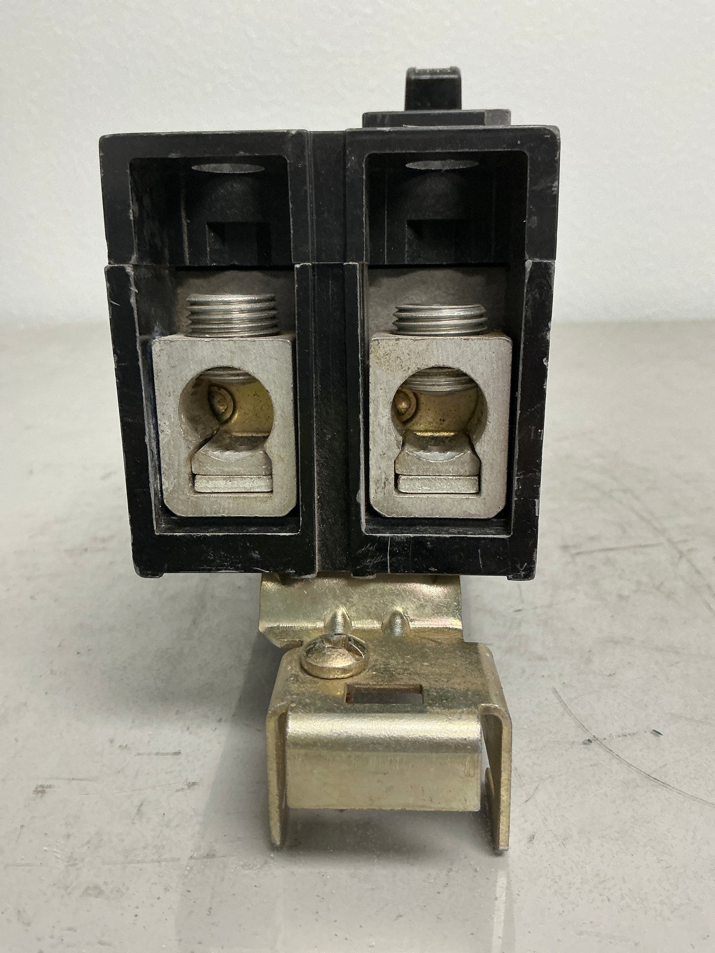 *CHIPPED* Used Square D QBA222002 2 Pole, 200 Amps, 240 Volt