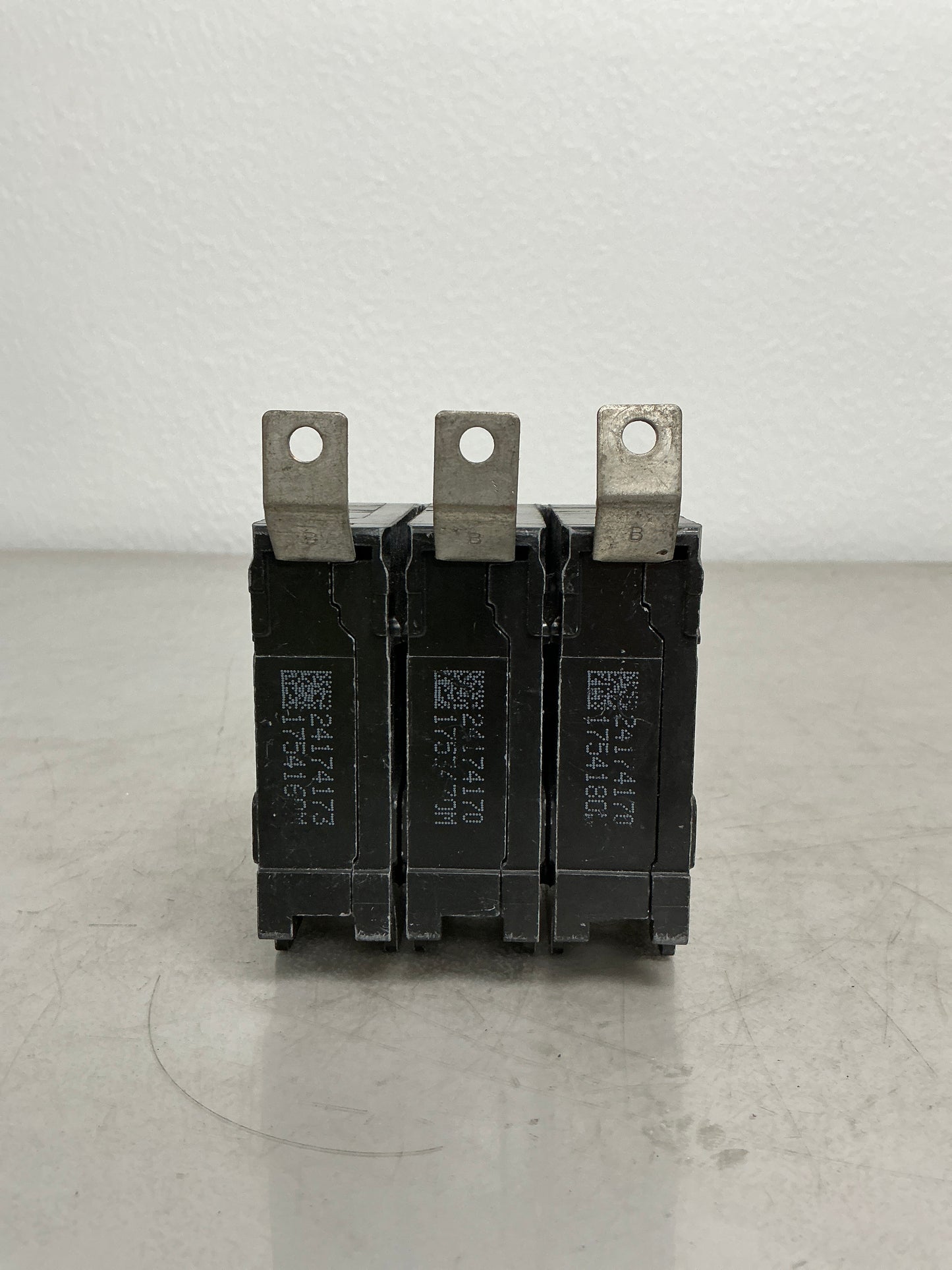 Used Simians B390H 3 Pole, 90 Amps, 240 Volts