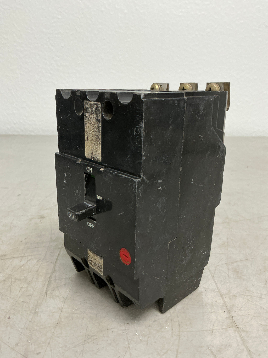 *CHIPPED* Used TEY390 3 Pole, 90 Amps, 480 Volts Circuit Breaker