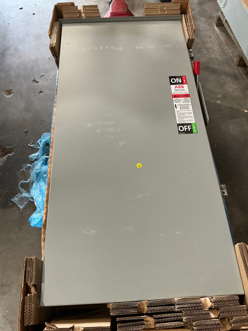 New TGF4325AR 3 Pole, 400 Amps, 240 Volts Fused Disconnect Outdoor Enclosure
