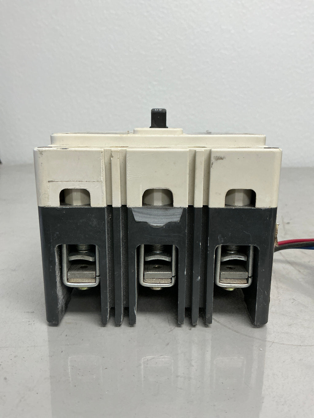 Used FDB3040L with Auxiliary 3 Poles, 40 Amps, 600 Volts