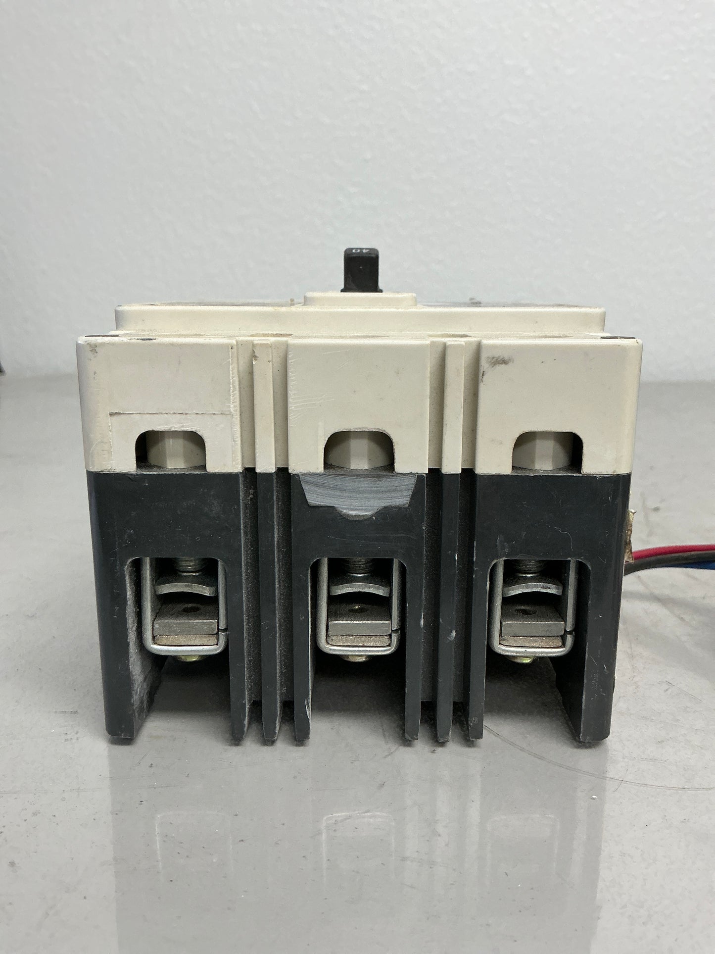 Used FDB3040L with Auxiliary 3 Poles, 40 Amps, 600 Volts