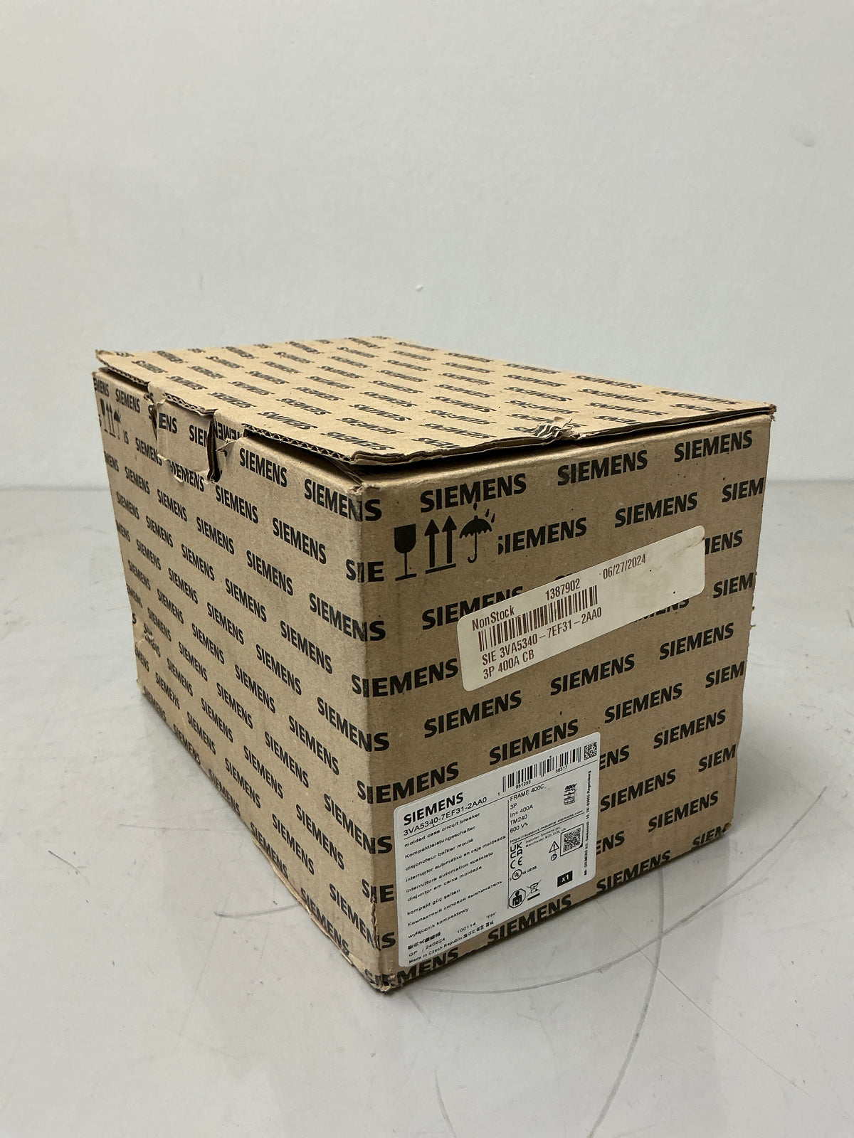 New Siemens 3VA5340-7EF31-2AA0 3 Pole, 400 Amps, 600 Volts Circuit Breaker