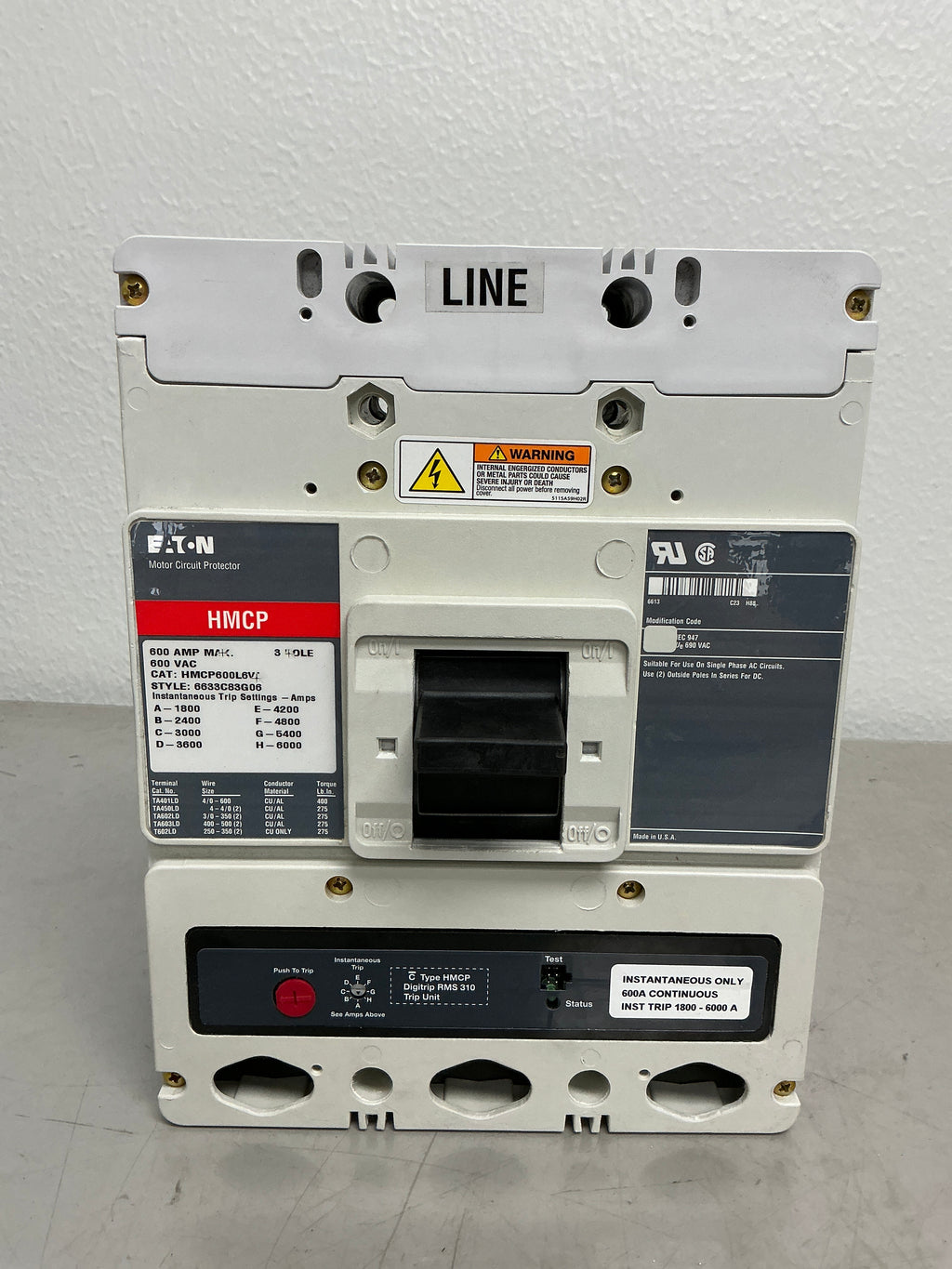 *CHIPPED* New Eaton HMCP600L6W 3 Pole, 600 Amps, 600 Volts Circuit Breaker