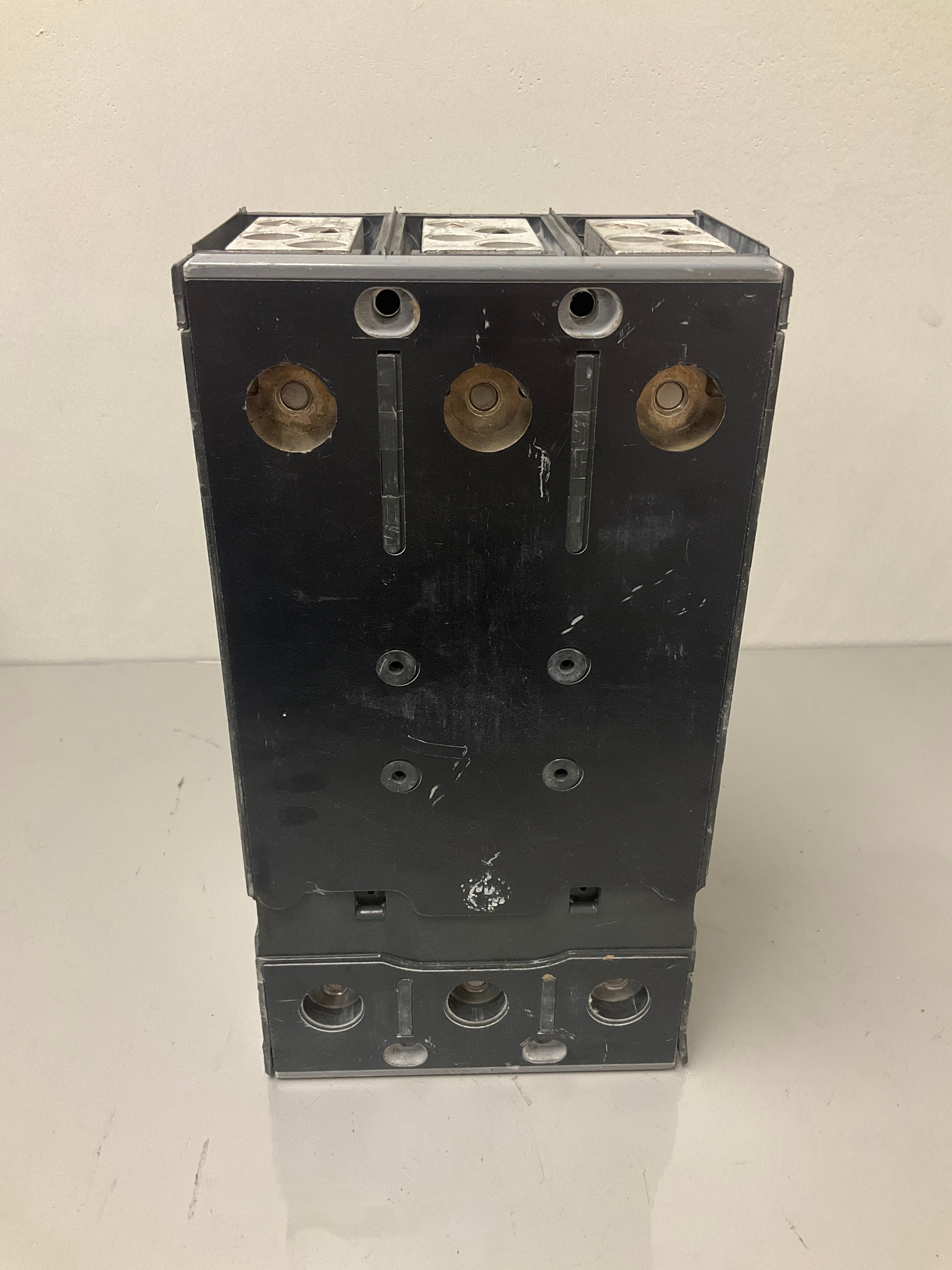 New SKLA36AT1200 3 Pole, 1200 Amps, 600 Volts Circuit Breaker