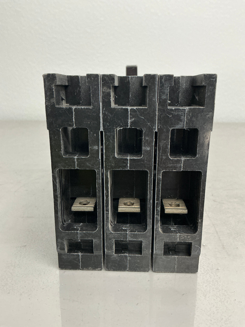 Used Siemens CED63B030 3 Pole, 30 Amps, 600 Volts