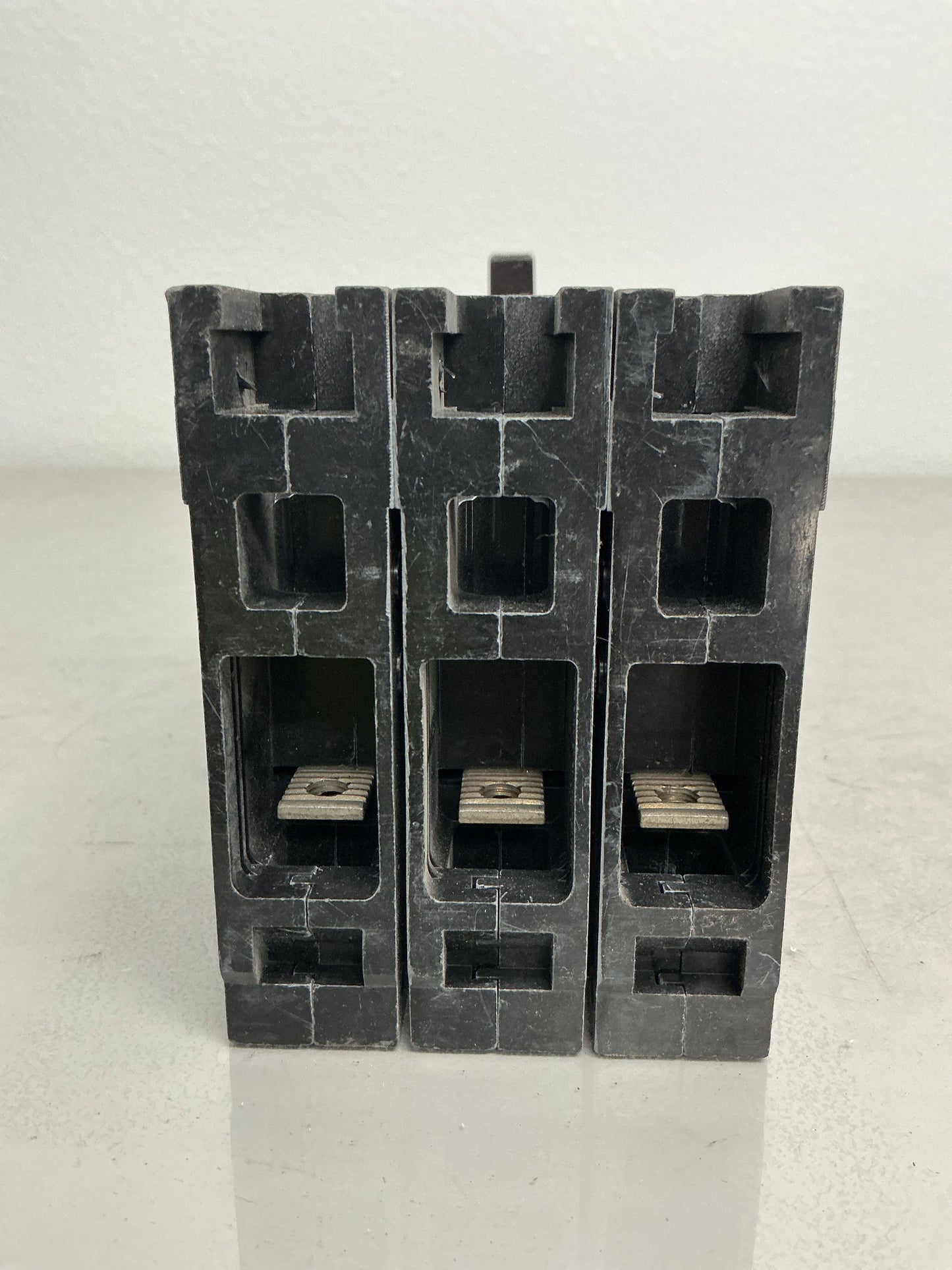 Used Siemens CED63B030 3 Pole, 30 Amps, 600 Volts