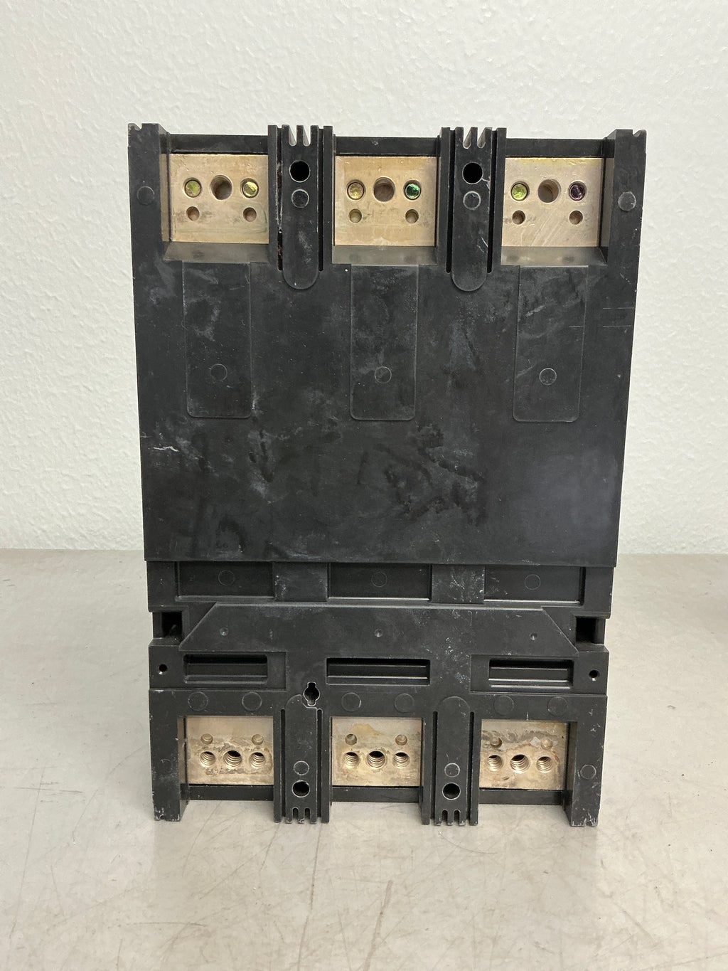 Used Siemens JXD63B300 3 Pole, 300 Amps, 600 Volts Circuit Breaker