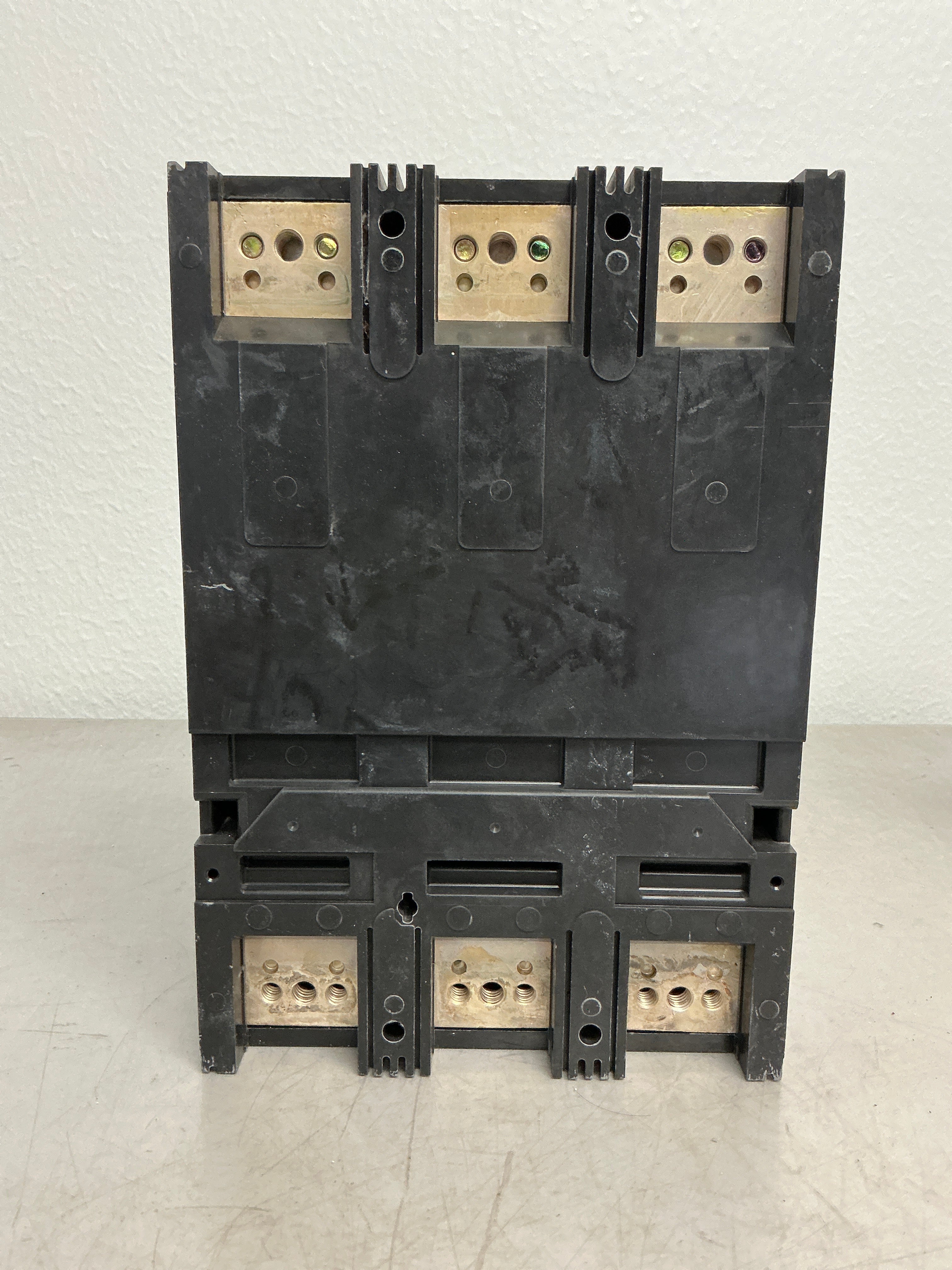 Used Siemens JXD63B300 3 Pole, 300 Amps, 600 Volts Circuit Breaker