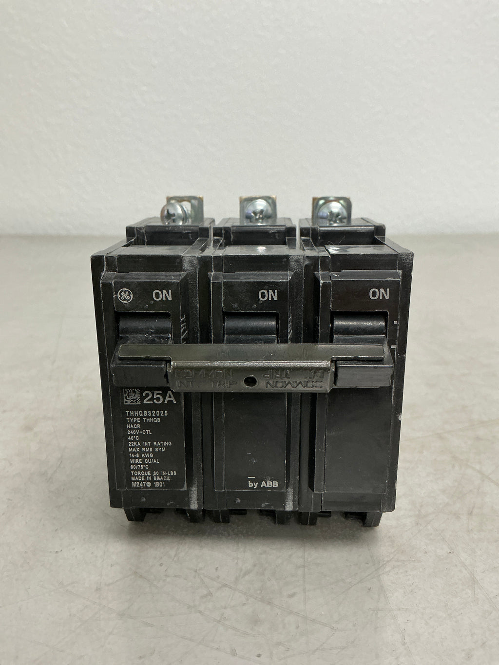 Used THHQB32025 3 Pole, 25 Amps, 240 Volts