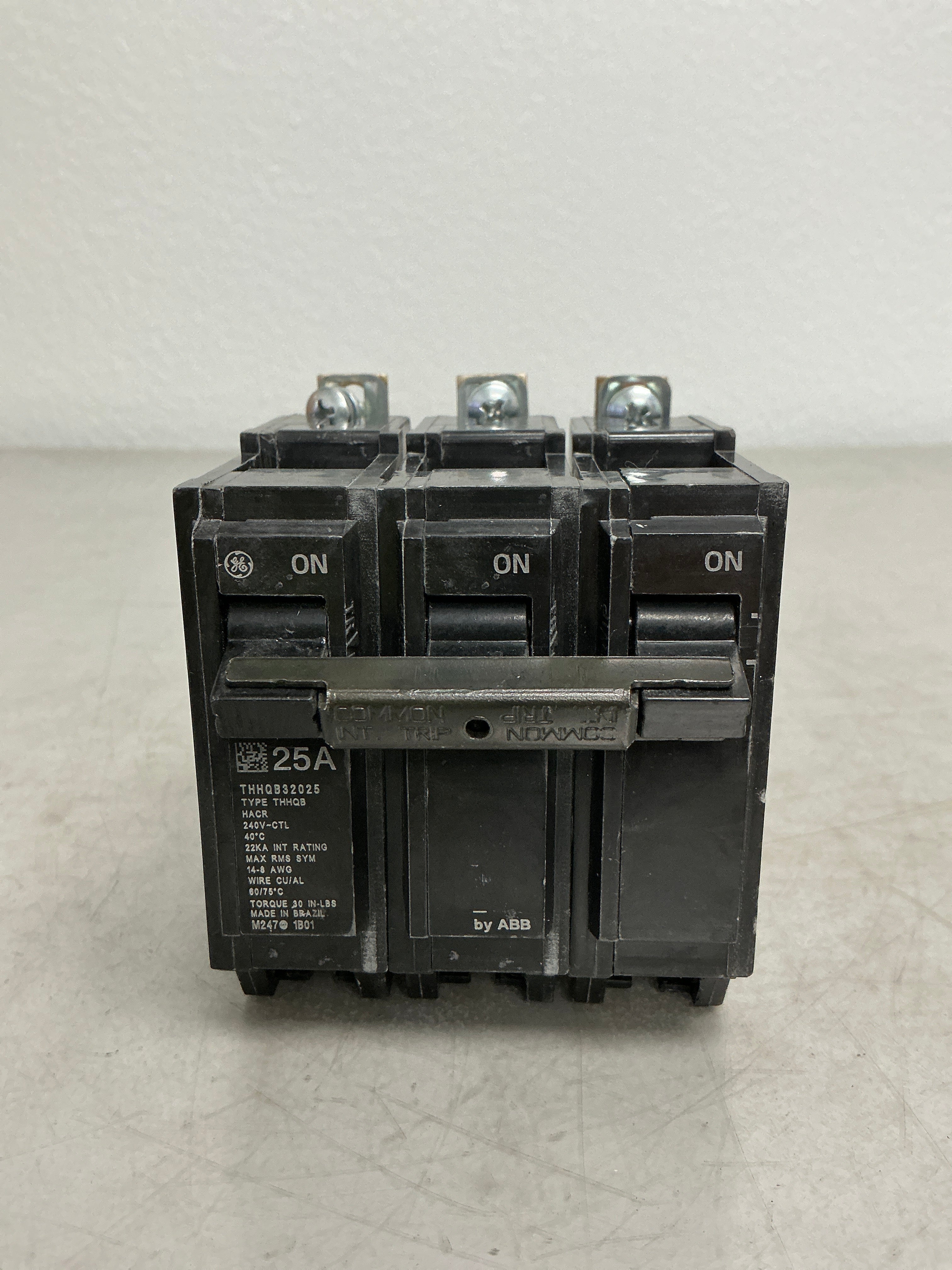 Used THHQB32025 3 Pole, 25 Amps, 240 Volts