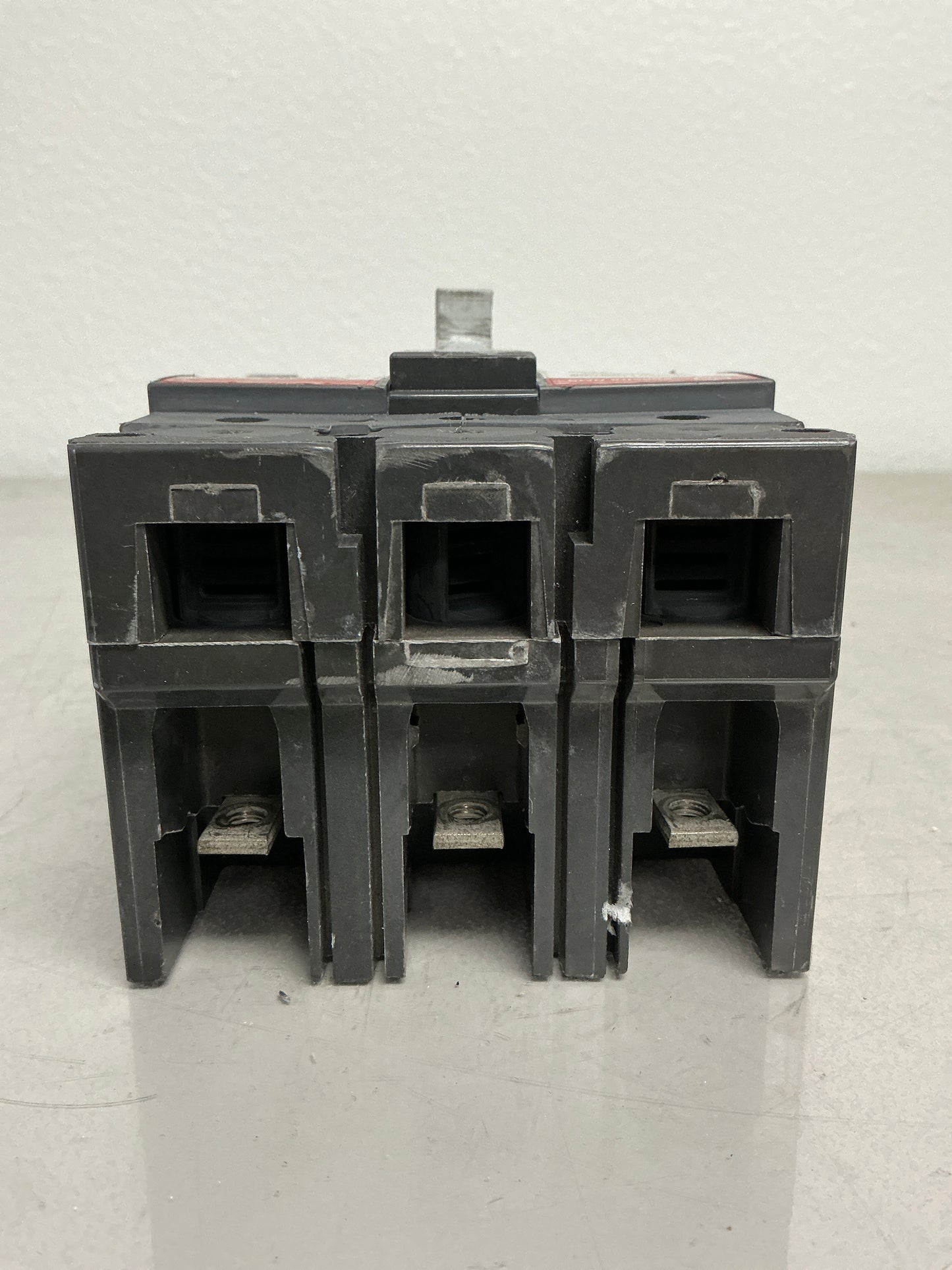 *CHIPPED* Used SELA36AT0150 3 Pole, 150 Amps, 600 Volts