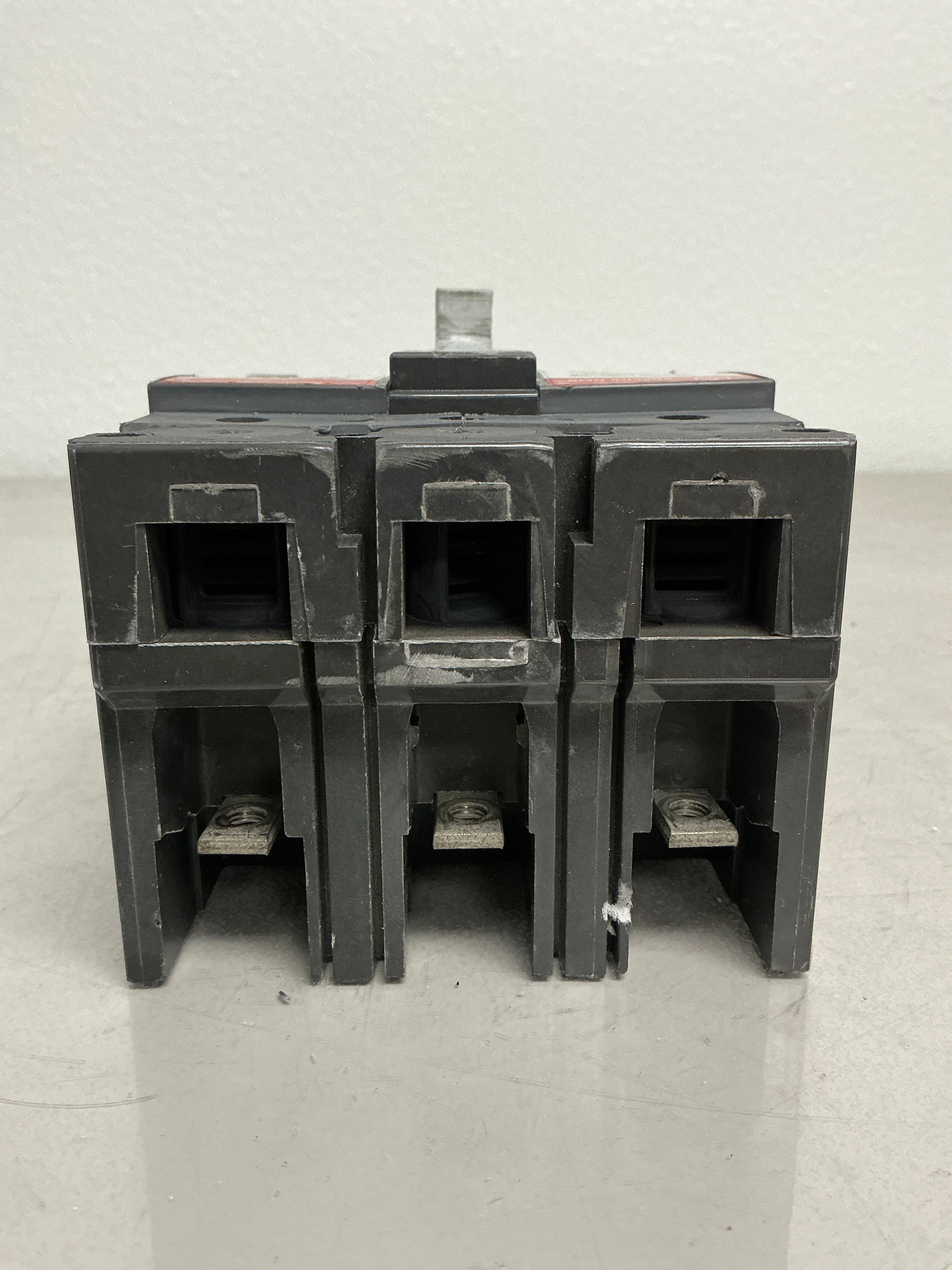 *CHIPPED* Used SELA36AT0150 3 Pole, 150 Amps, 600 Volts