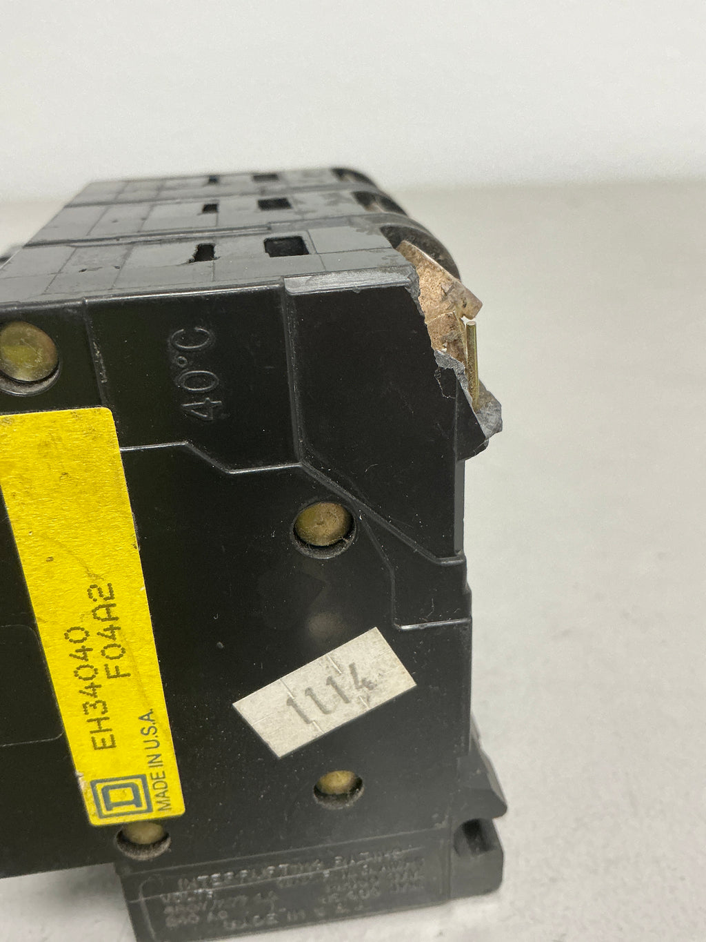 *CHIPPED* Used EH34040 3 Pole, 40 Amps, 480 Volts