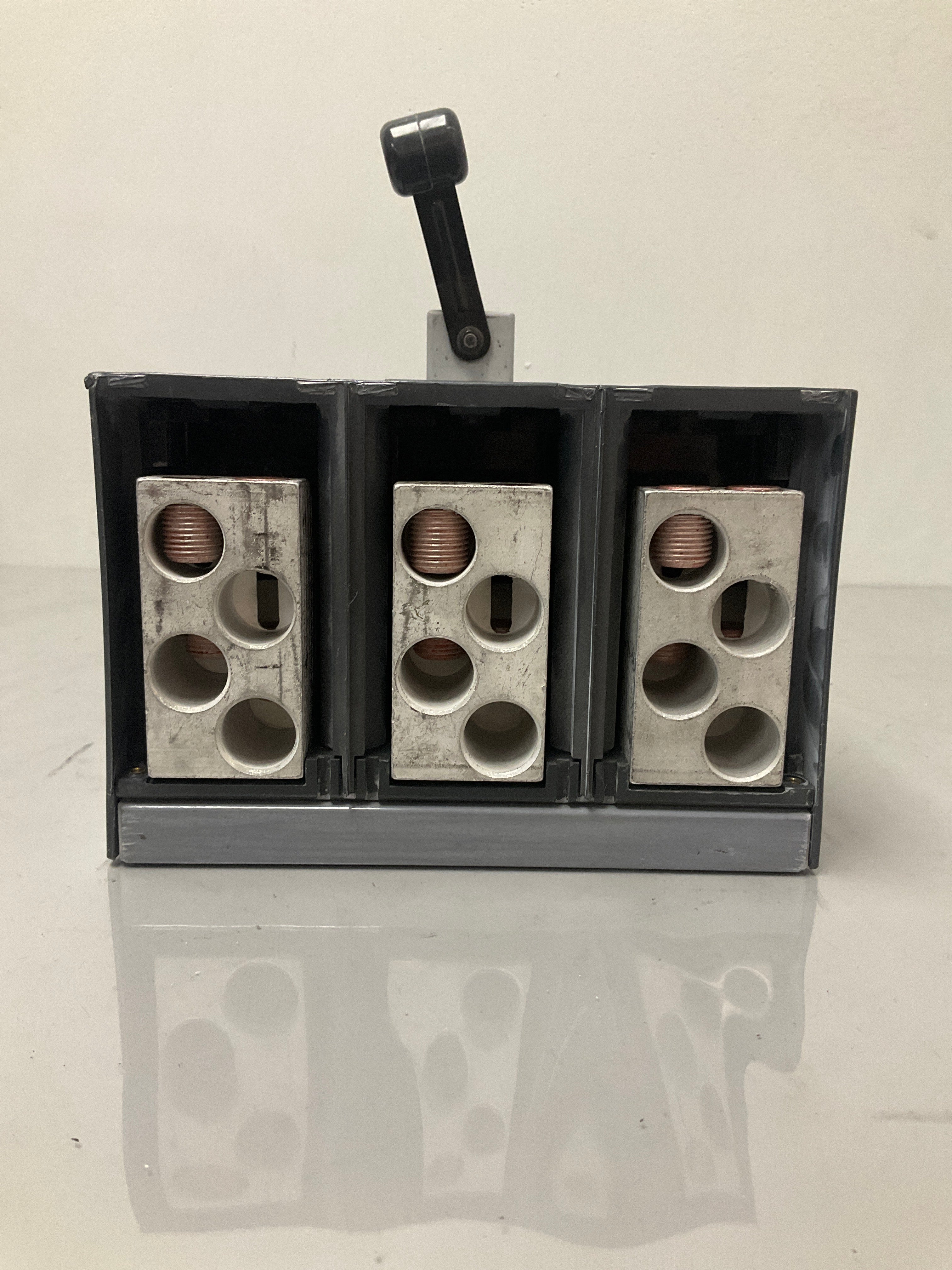 New SKLA36AT1200 3 Pole, 1200 Amps, 600 Volts Circuit Breaker
