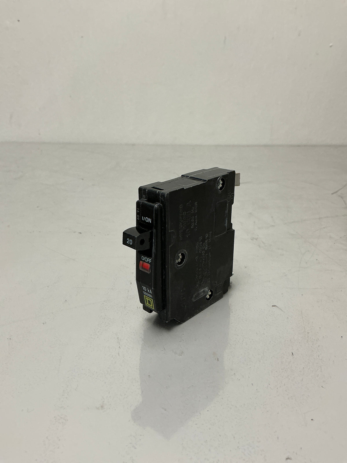 New Square D QO120 1 Pole, 20 Amps, 120/240 Volts, Circuit Breaker