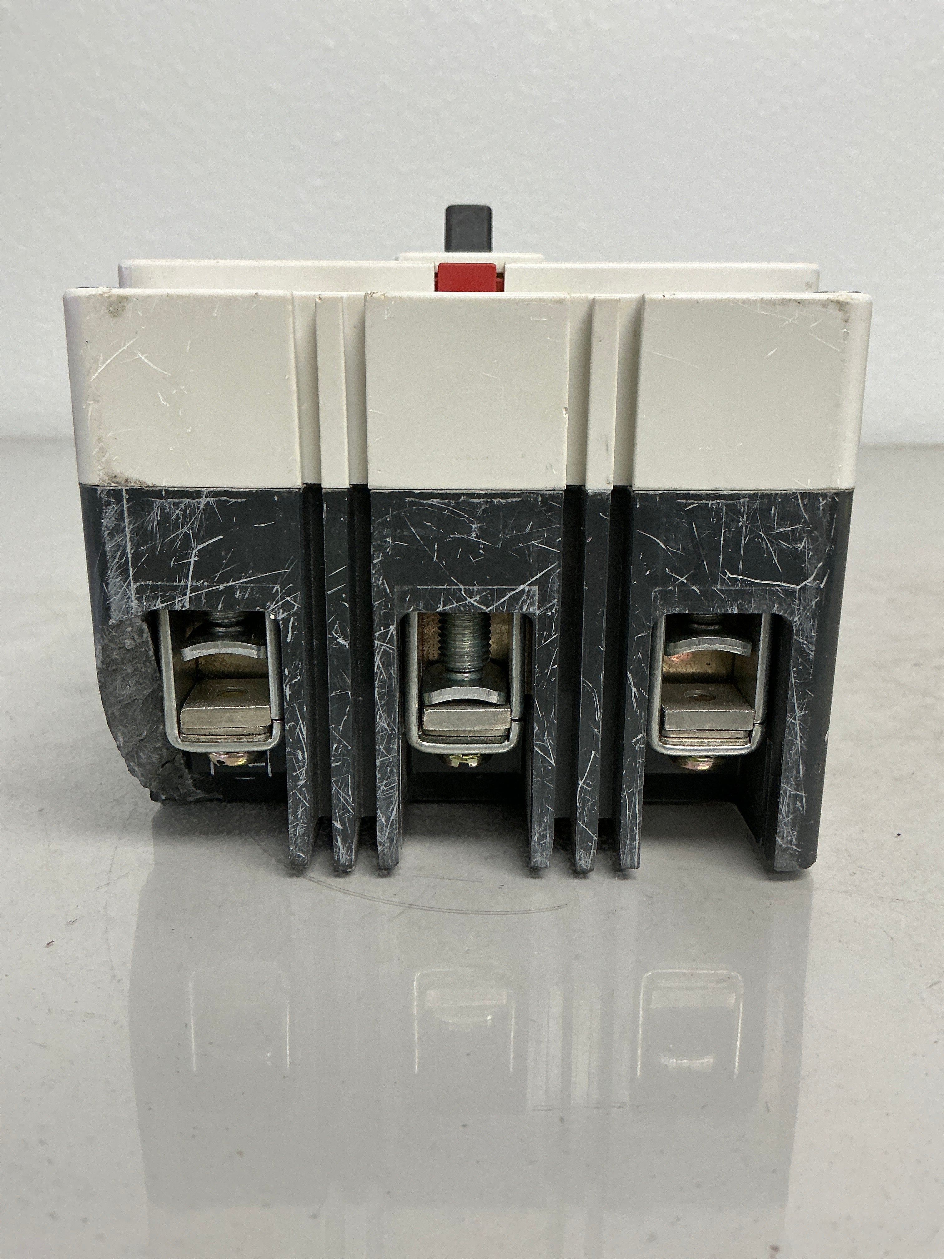*CHIPPED* New FD3070 3 Poles, 70 Amps, 600 Volts