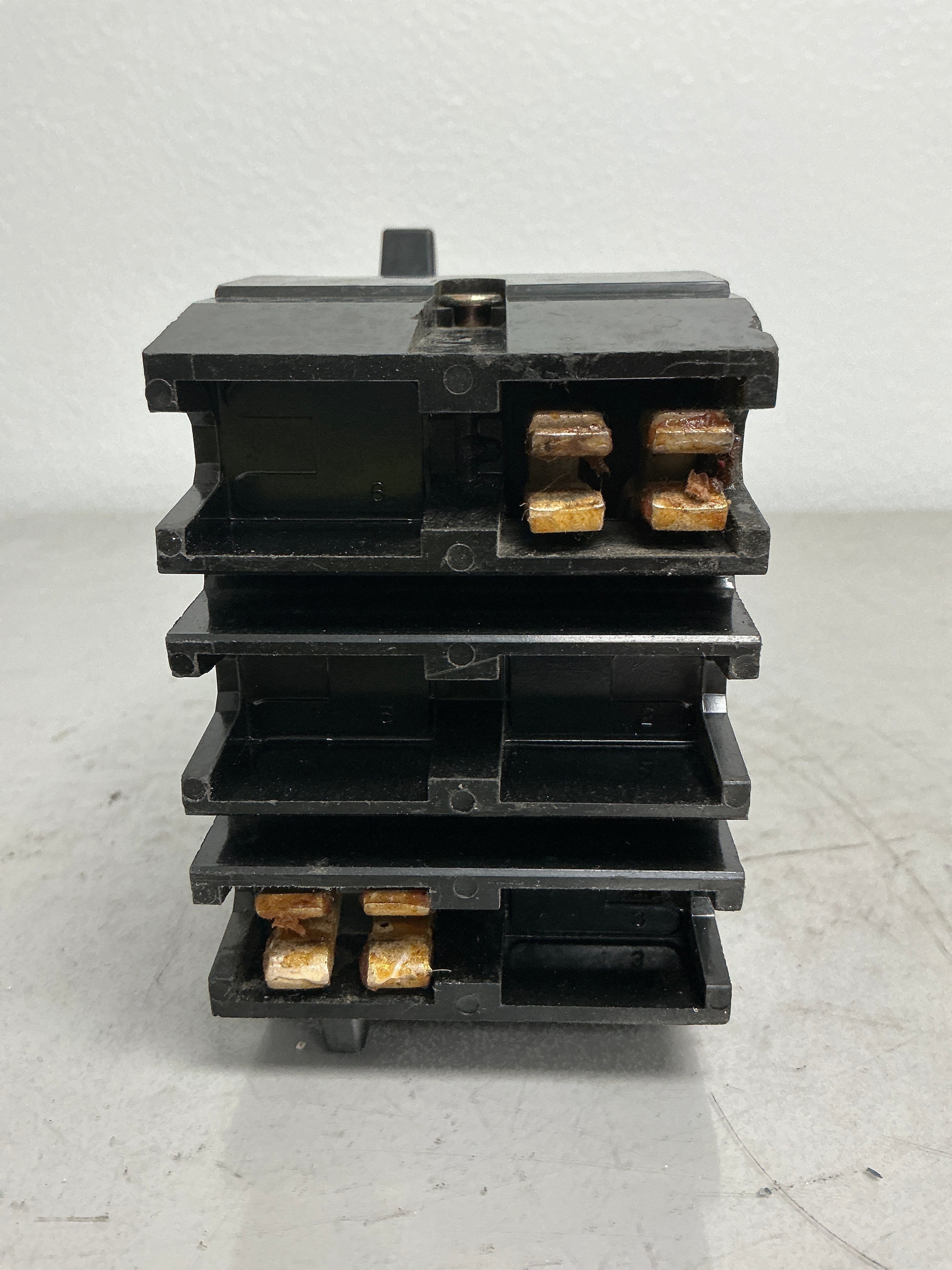 *CHIPPED* Used Square D QBA222002 2 Pole, 200 Amps, 240 Volt