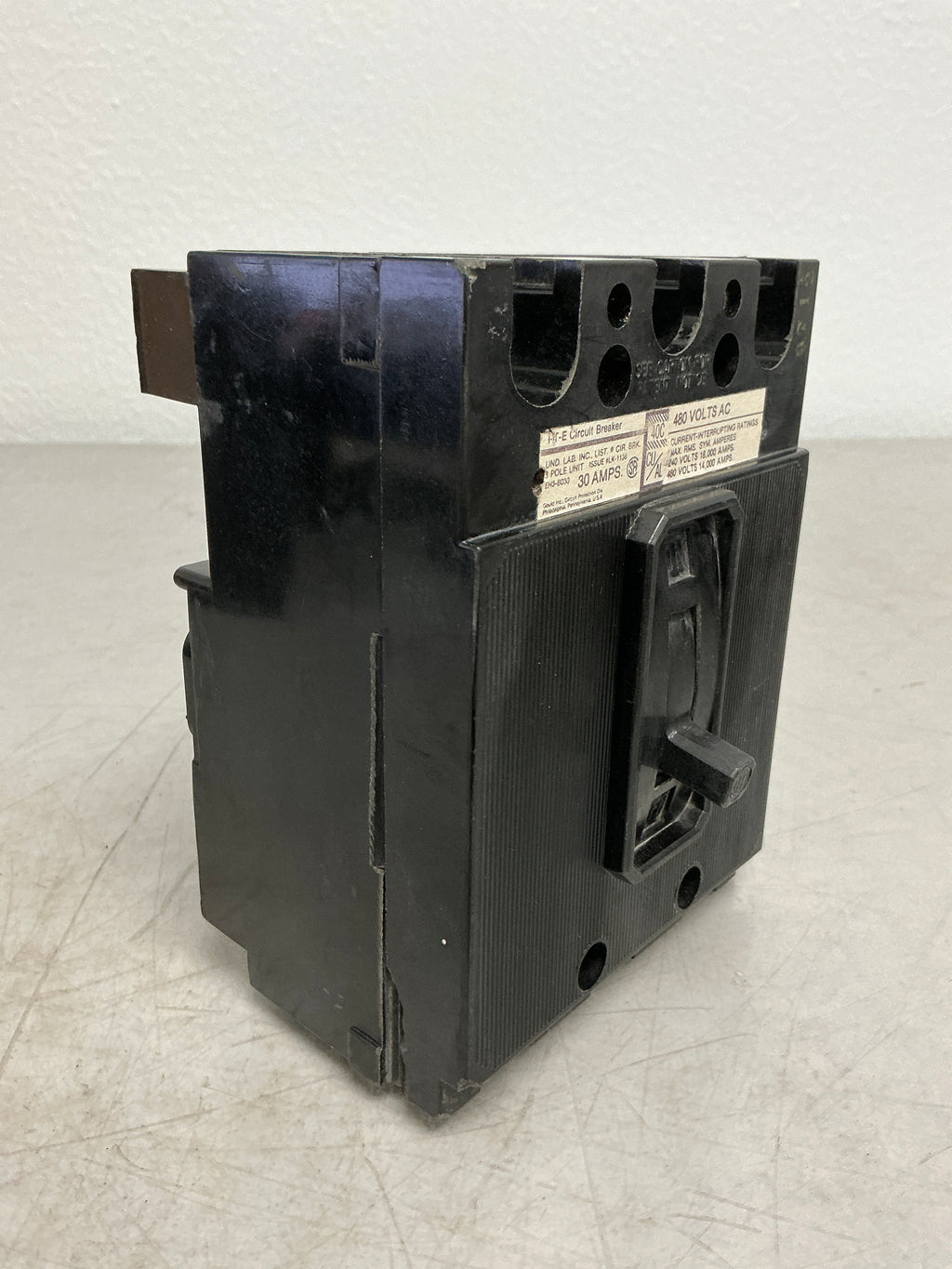 *CHIPPED*Used EH3-B30 3 Pole, 30 Amps, 480 Volts Circuit Breaker