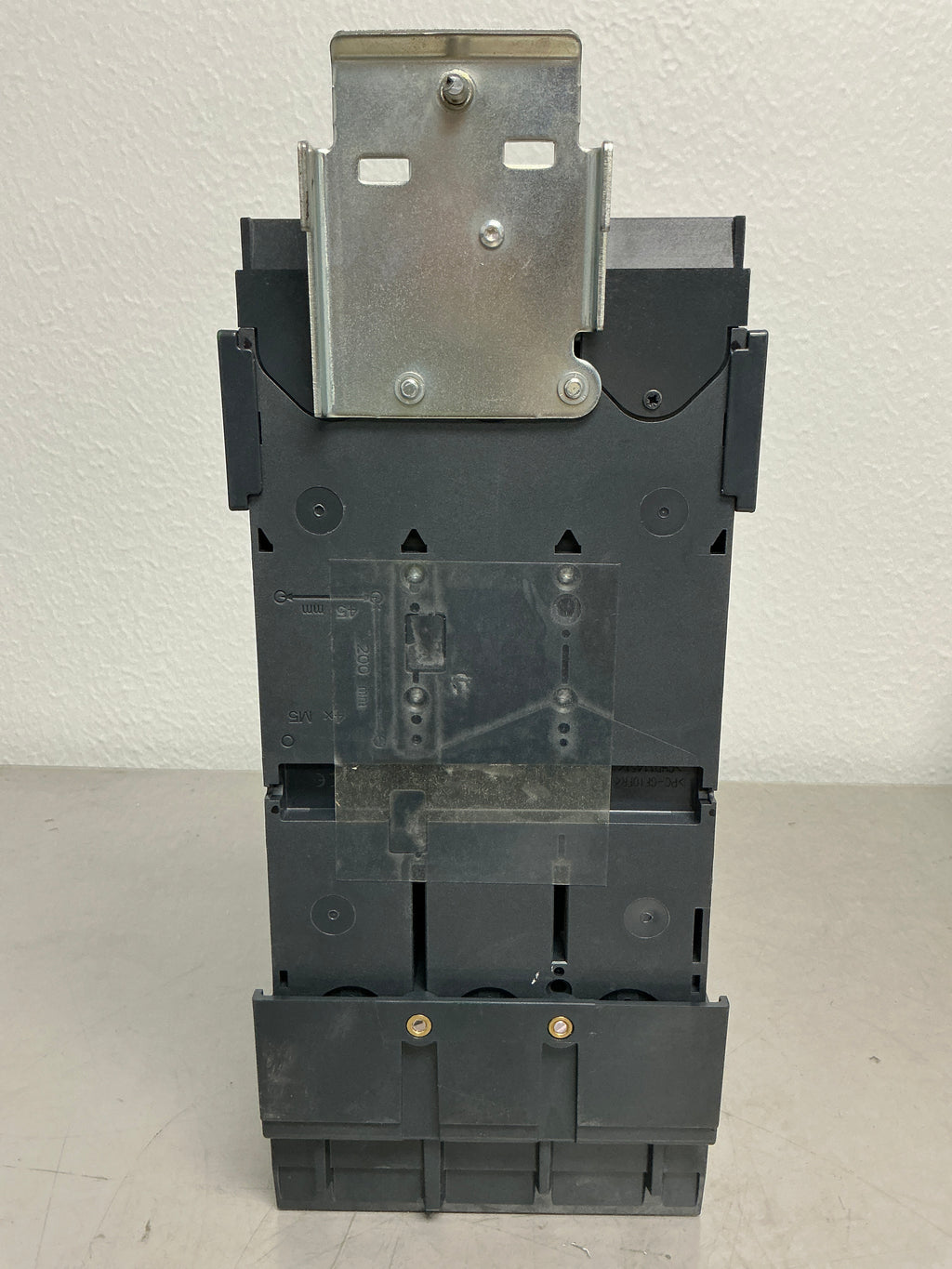 Used Square D LJA36400CU44X 3 Pole, 400 Amps,600 Volts Circuit Breaker