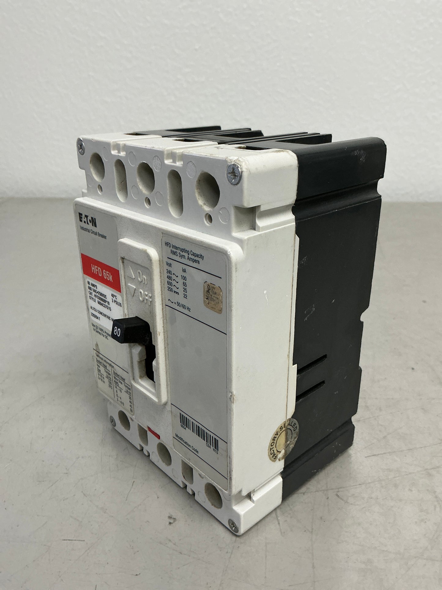 *CHIPPED* Used HFD3080BP10 3 Poles, 80 Amps, 600 Volts