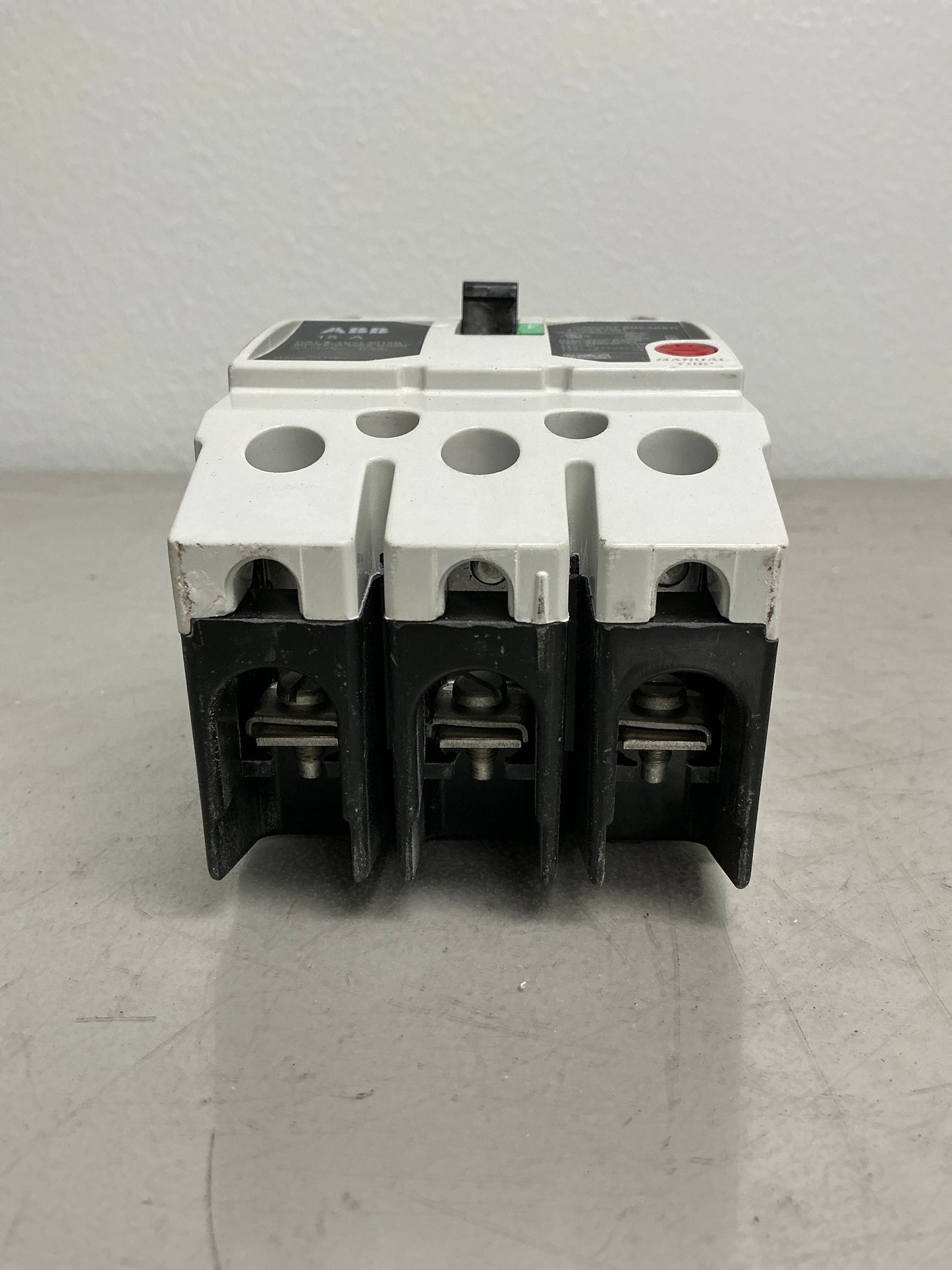 New ABB TEYL3015B 3 Pole, 15 Amps, 480 Volts