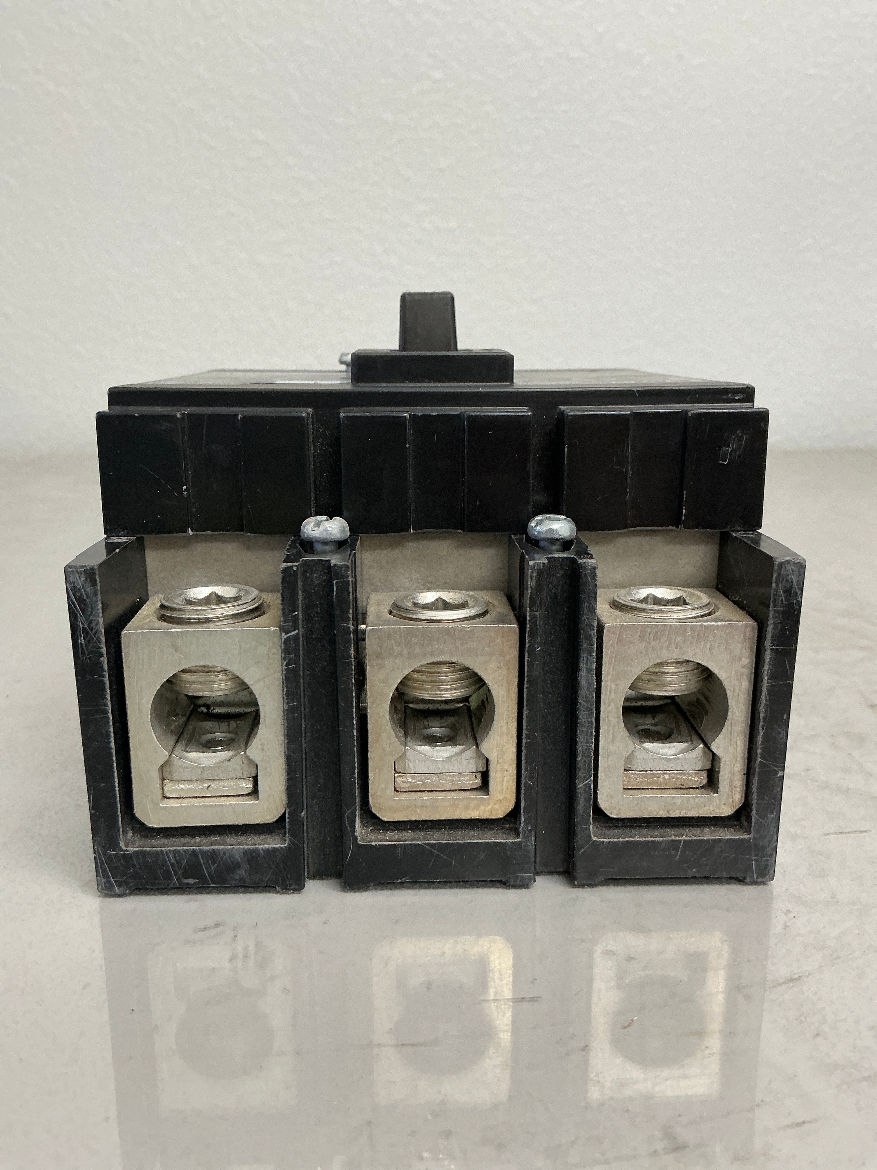 Used Square D QBL32125 3 Poles, 125 Amps, 240 Volts