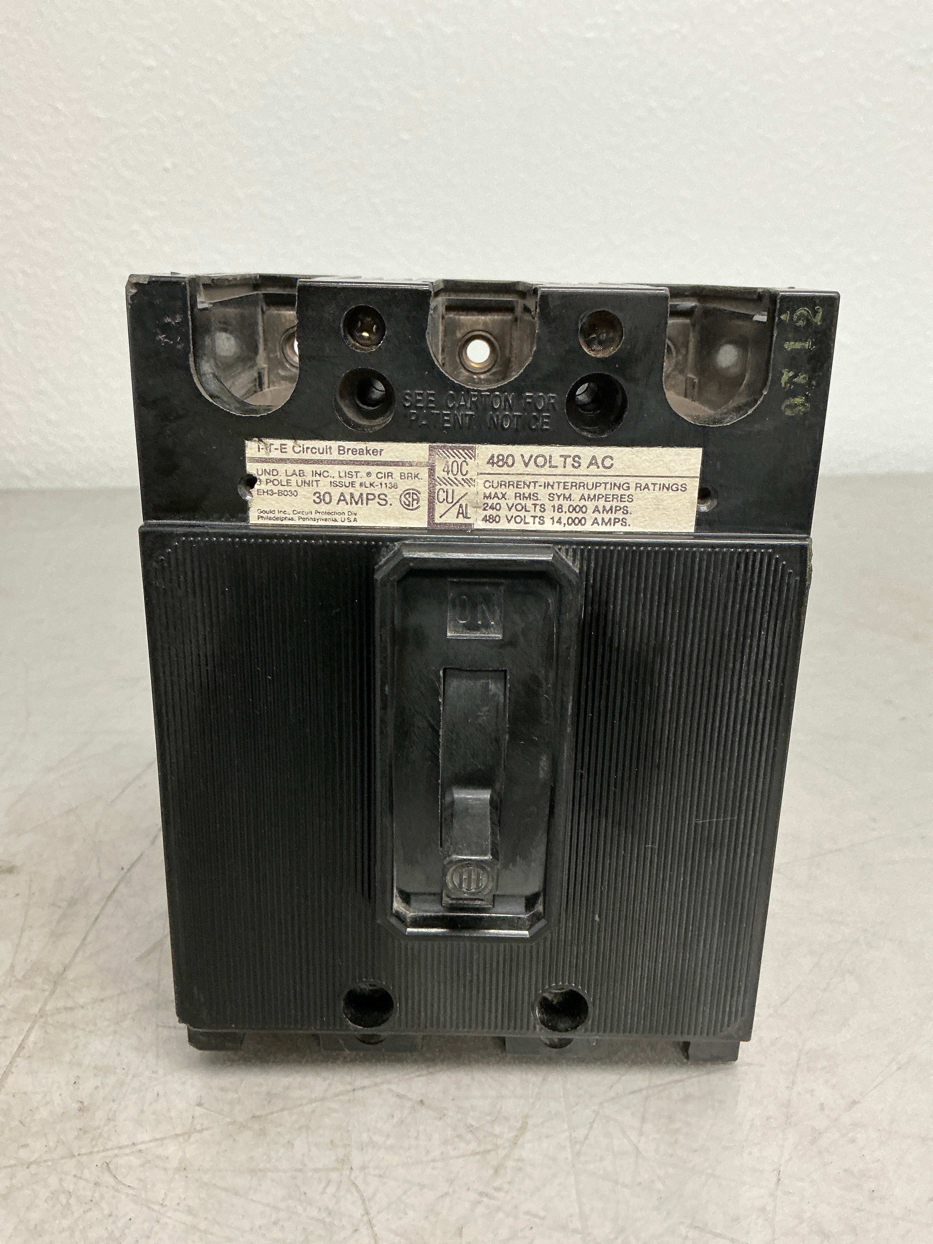 *CHIPPED*Used EH3-B30 3 Pole, 30 Amps, 480 Volts Circuit Breaker