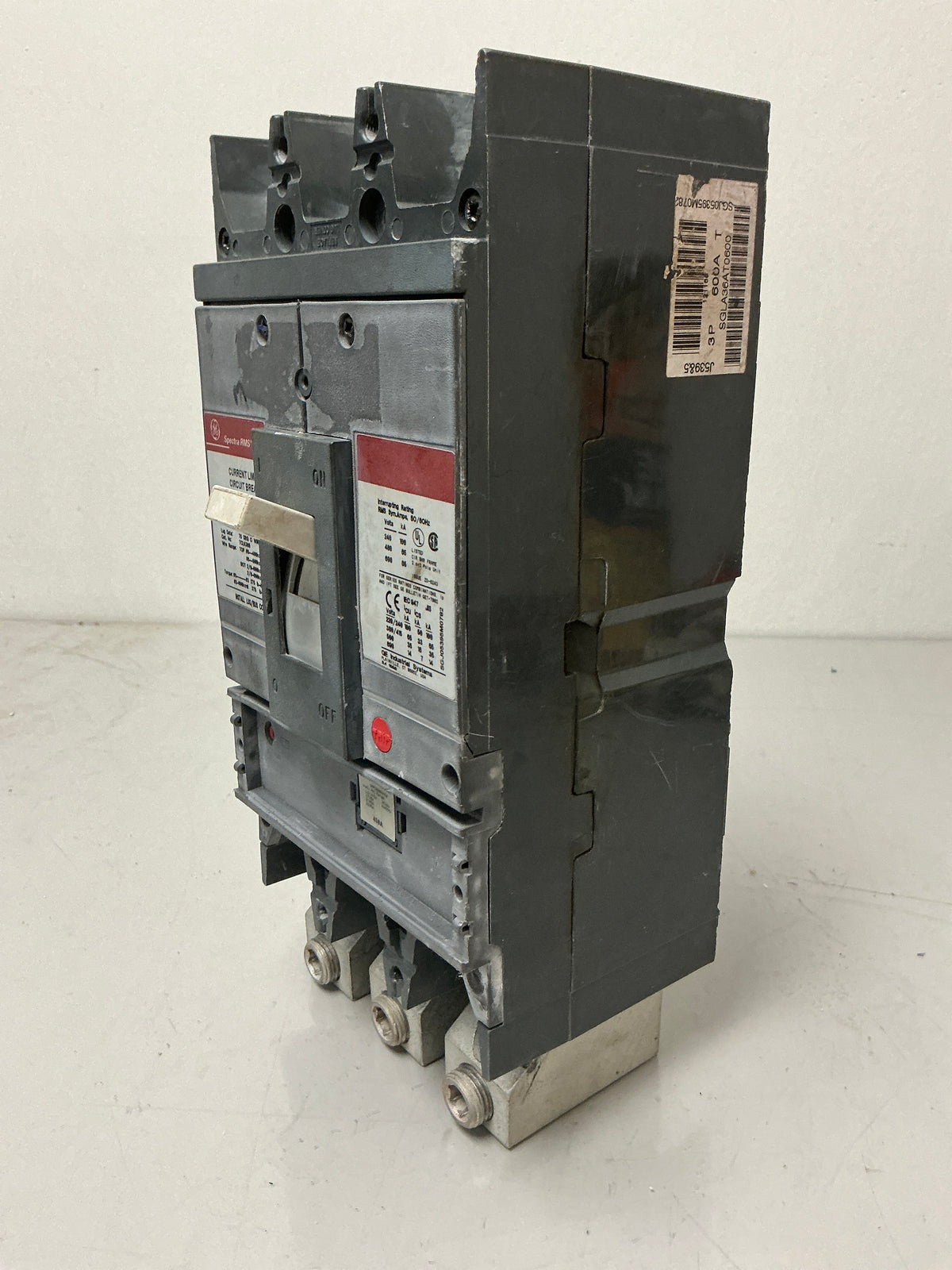 Used GE SGLA36AT0600 3 Pole, 600 Amps, 600 Volts Circuit Breaker