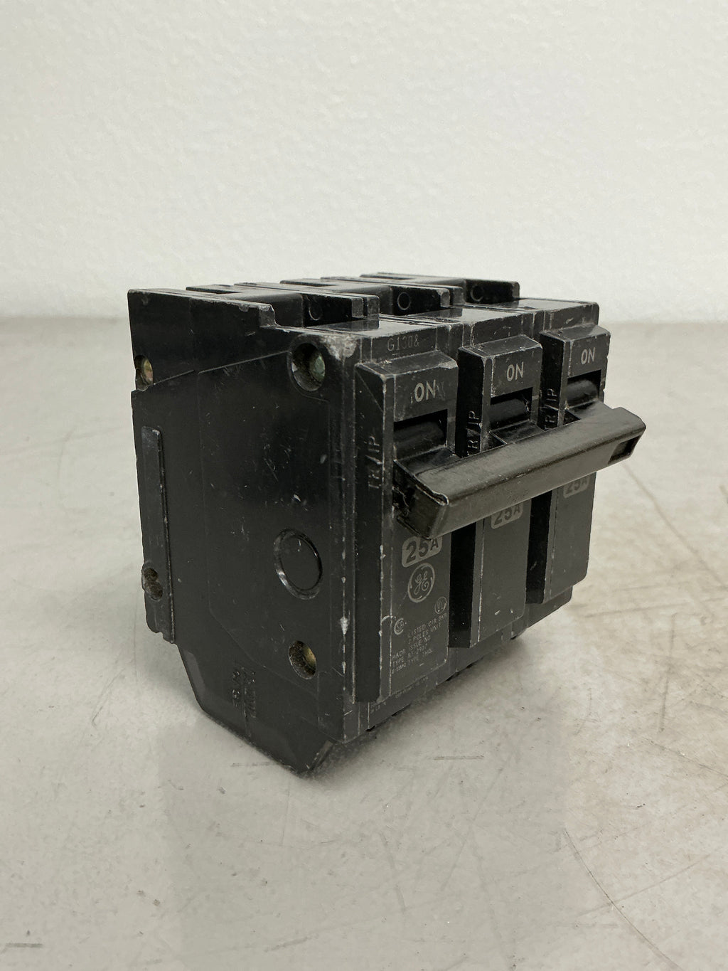 Used THQL32025 3 Pole, 25 Amps, 240 Volts