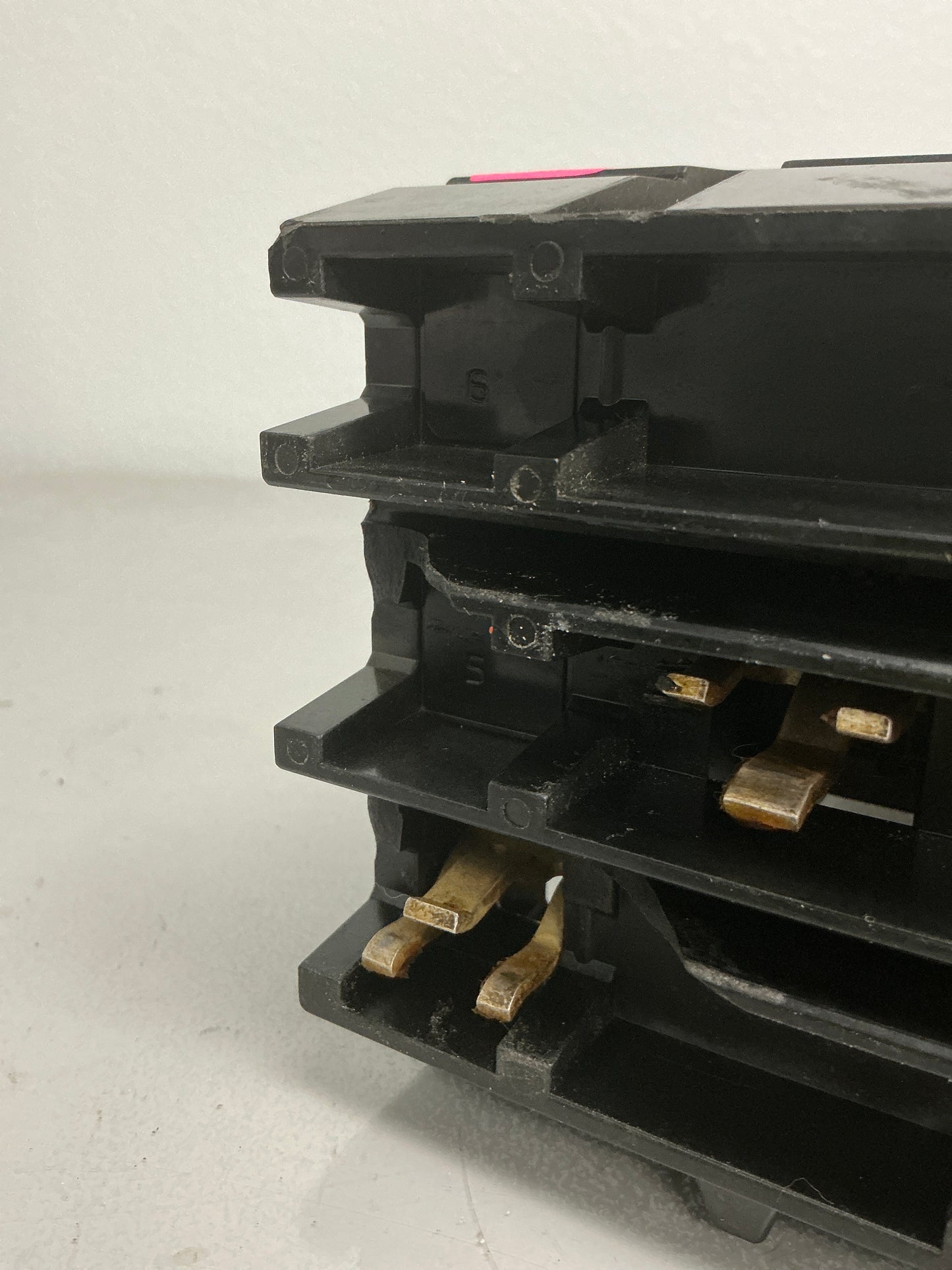 *CHIPPED* Used Square D FA34020 3 Pole, 20 Amps, 480 Volts