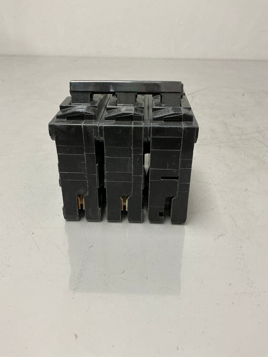 New Siemens Q26000S01 2 Pole, 60 Amps, 240 Volts Circuit Breaker