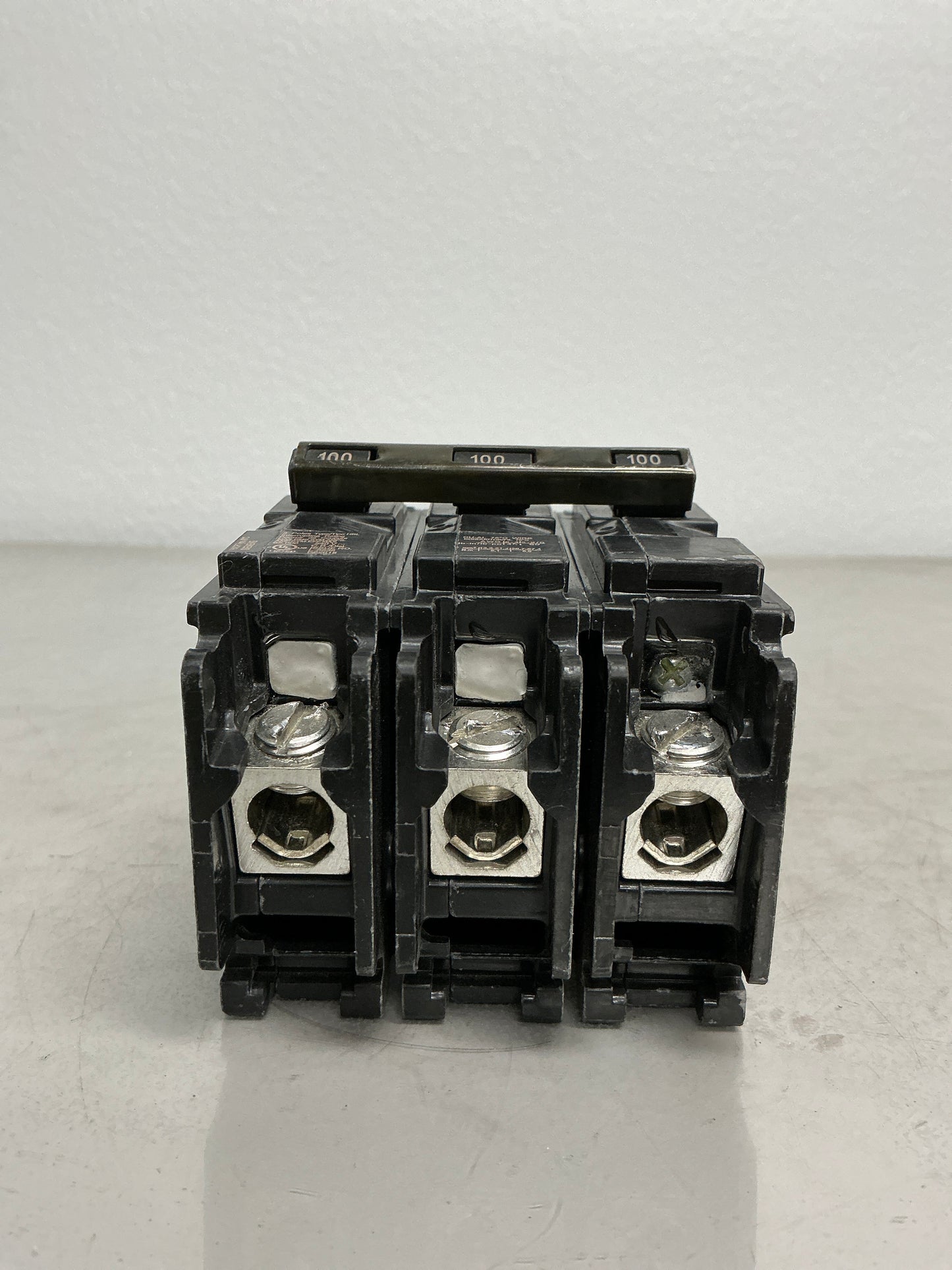 Used Simians B3100HH 3 Pole, 100 Amps, 240 Volts