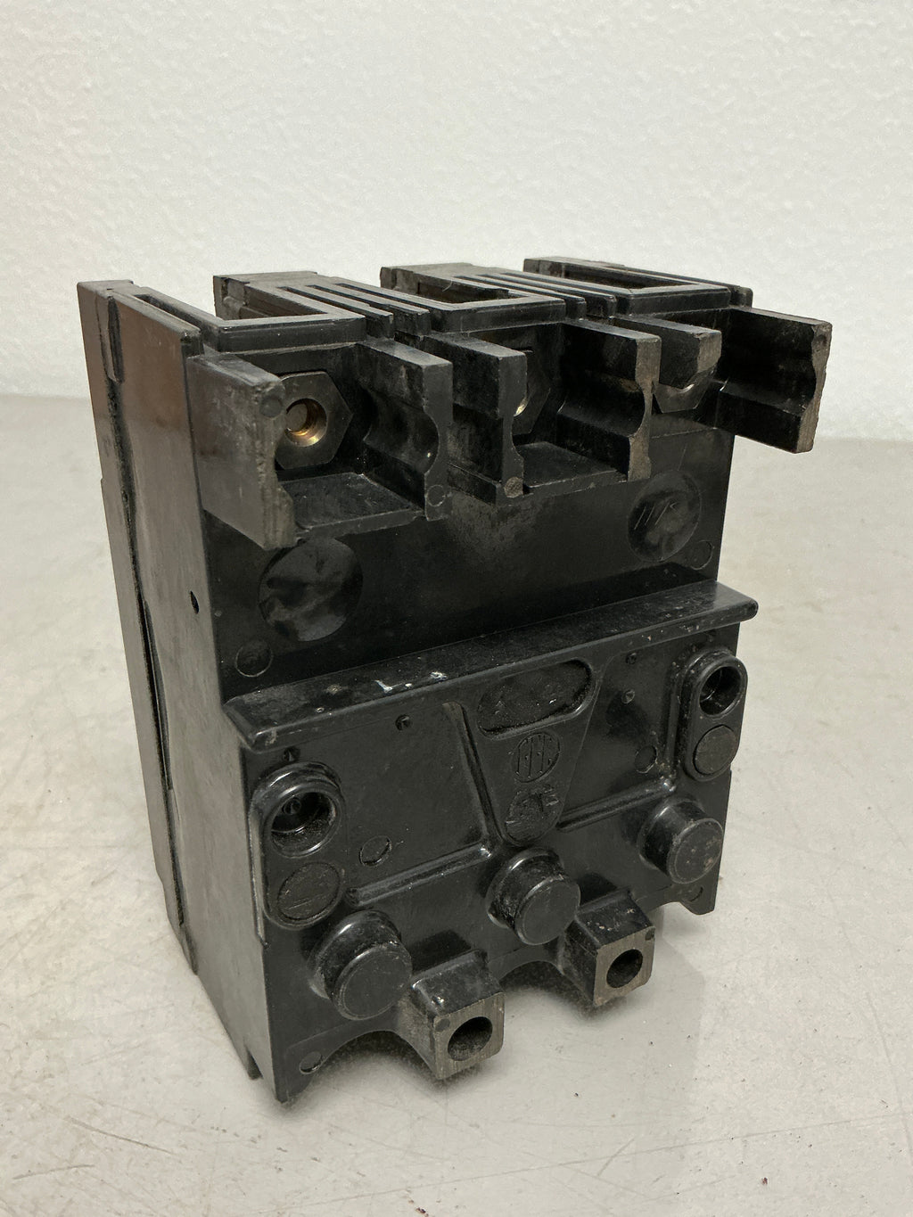*CHIPPED* Used EH3-B050 3 Pole, 50 Amps, 480 Volts Circuit Breaker