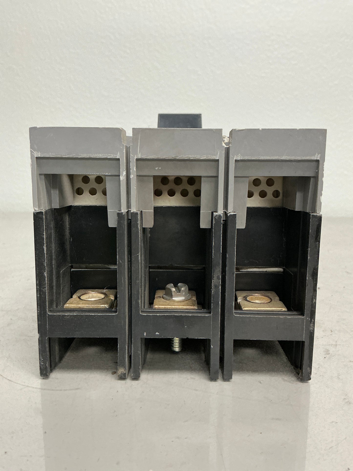 Used Siemens HFXD63B200 3 Pole, 200 Amps, 600 Volts