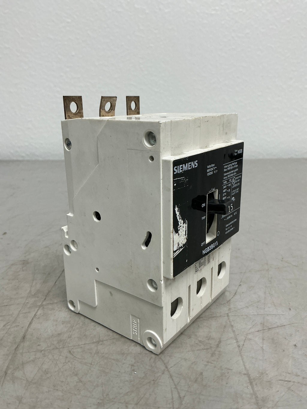 Used Siemens NGB3B015 3 Pole, 15 Amps, 480 Volts