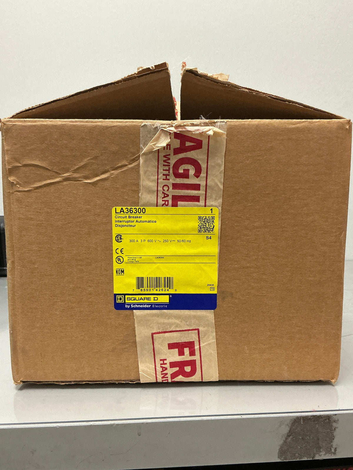 New Square D LA36300 3 Pole, 300 Amps, 600 Volts Circuit Breaker