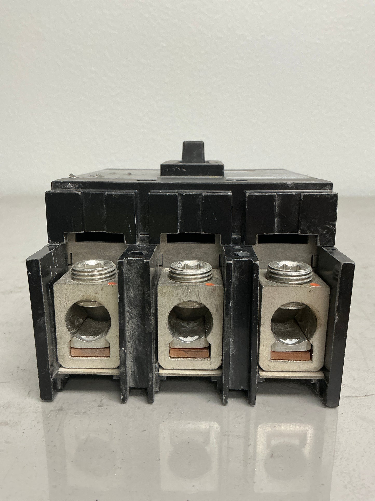 Used Square D QBL32125 3 Poles, 125 Amps, 240 Volts