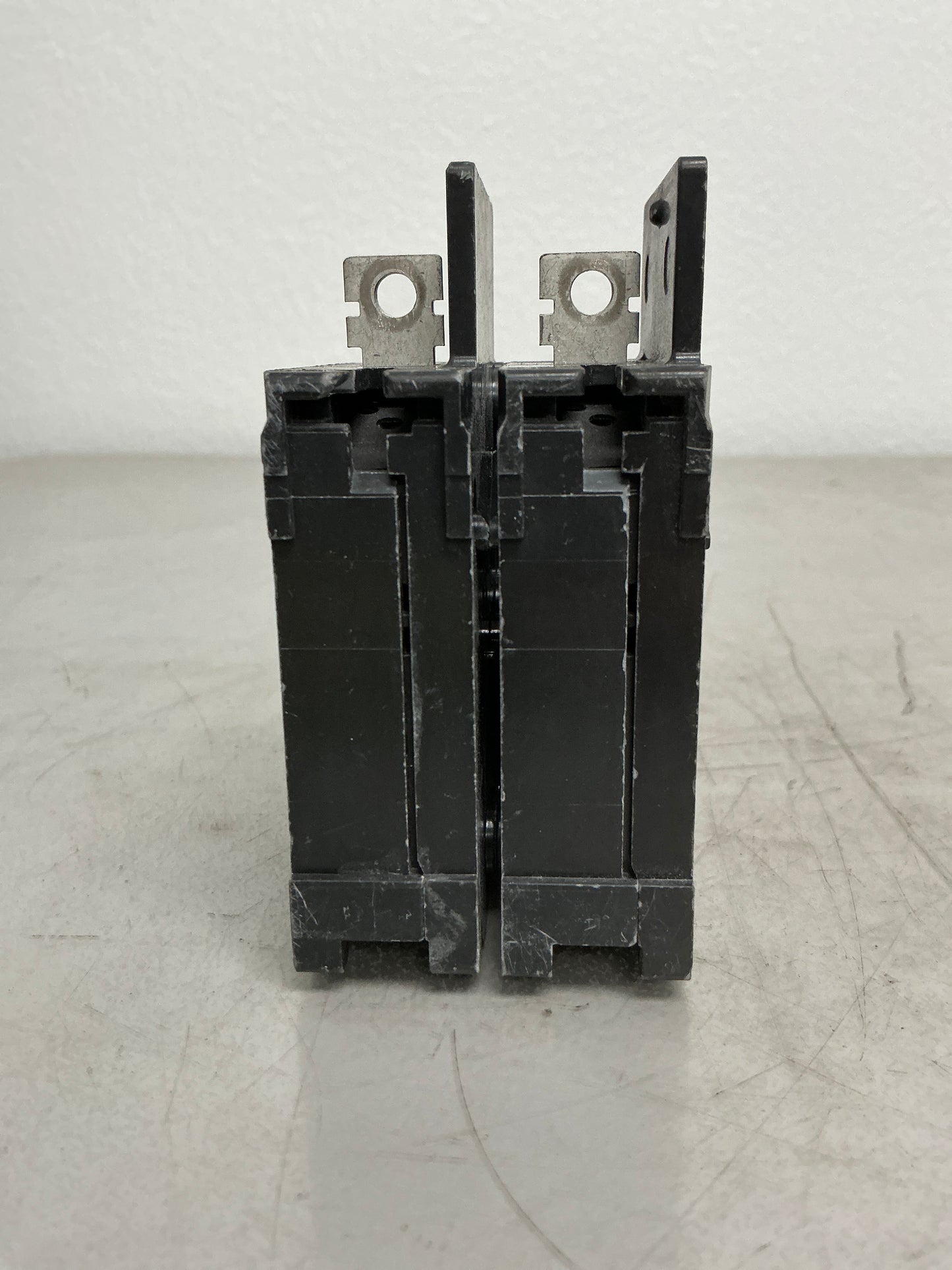 Used Siemens BQ2B020 2 Pole, 20 Amps, 240 Volts