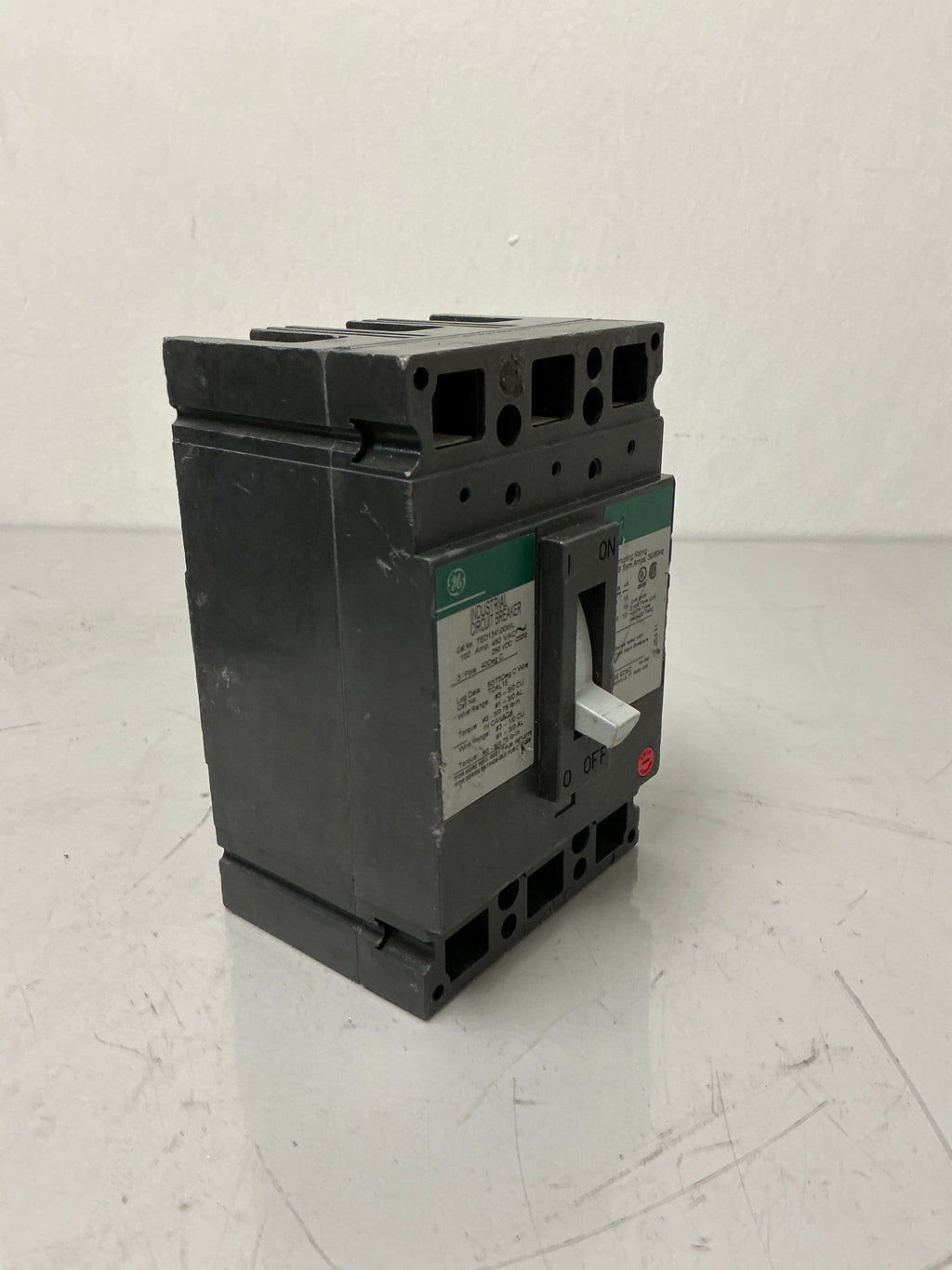 *CHIPPED* Used GE TED134100WL 3Pole, 100Amp, 480 Volts Circuit Breaker