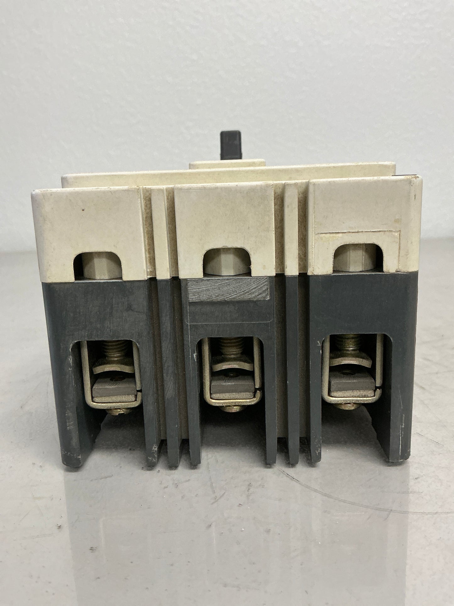 Used EHD3030L 3 Poles, 30 Amps, 480 Volts