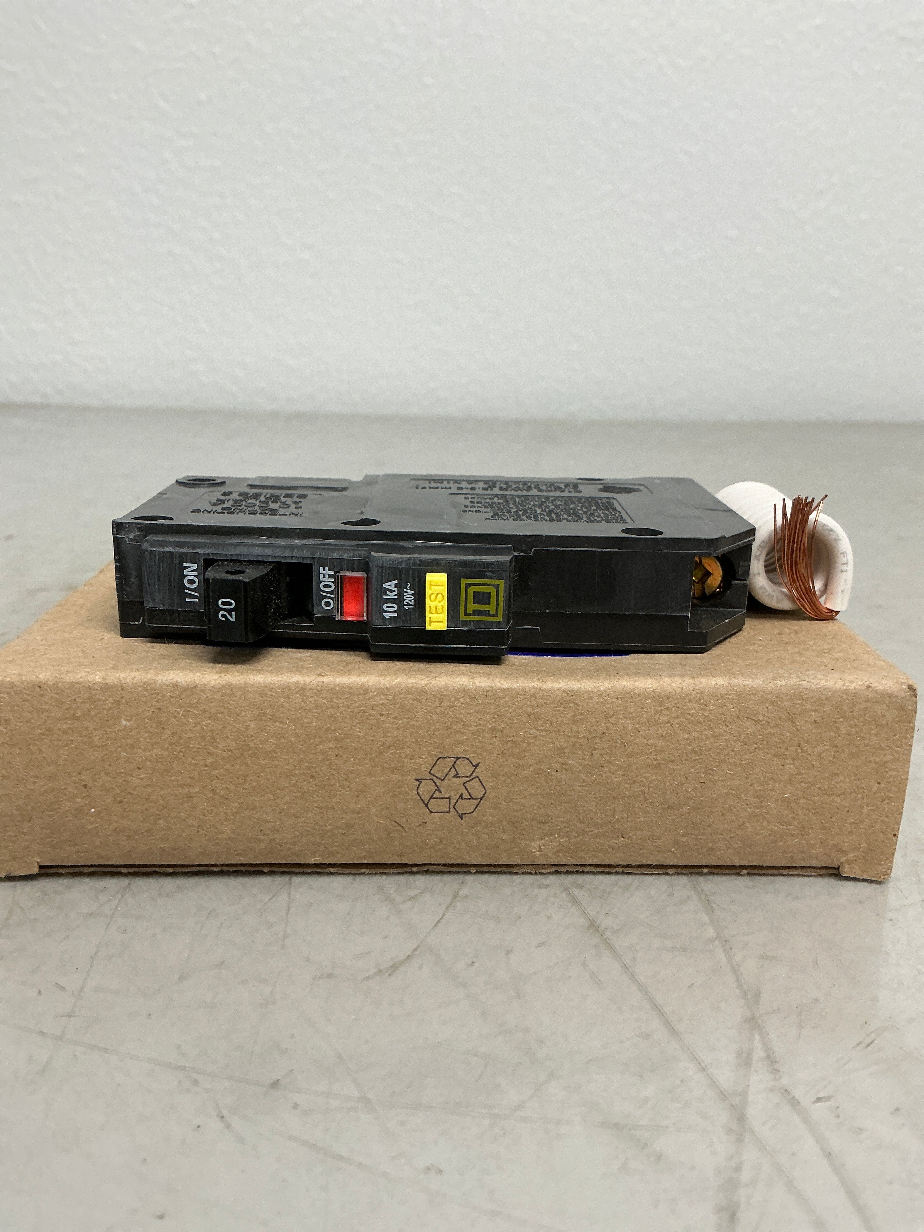 New Square D QO120GFI 1 Pole, 20 Amps, 120 Volts Circuit Breaker