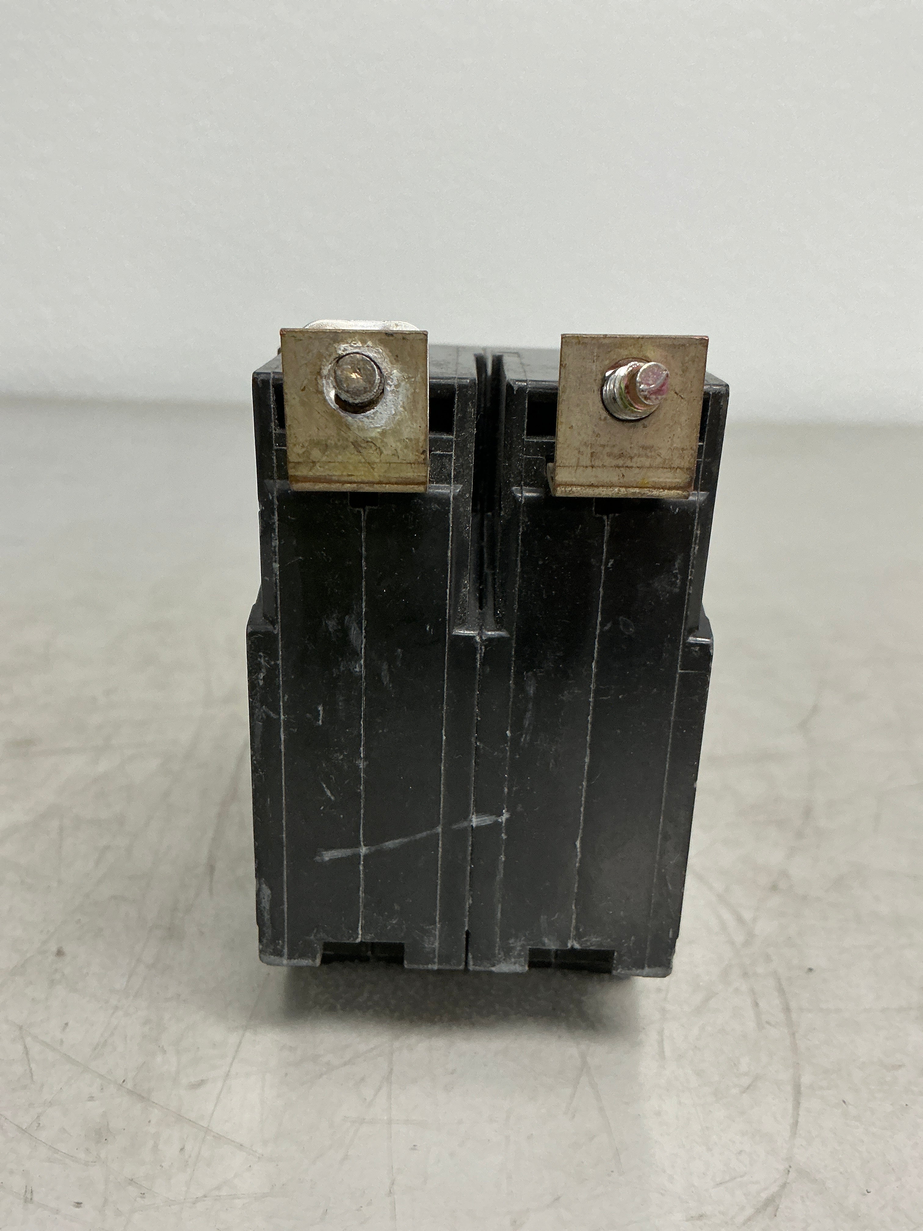Used THQB2125 2 Pole, 25 Amps, 240 Volts
