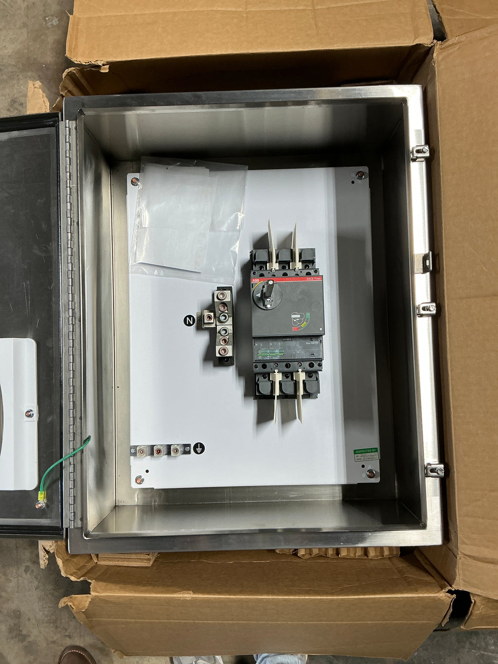 New ABB TMAX XT5H400 Breaker 400 Amps, Stainless Steel  Enclosure SCE-30H2412SSLP