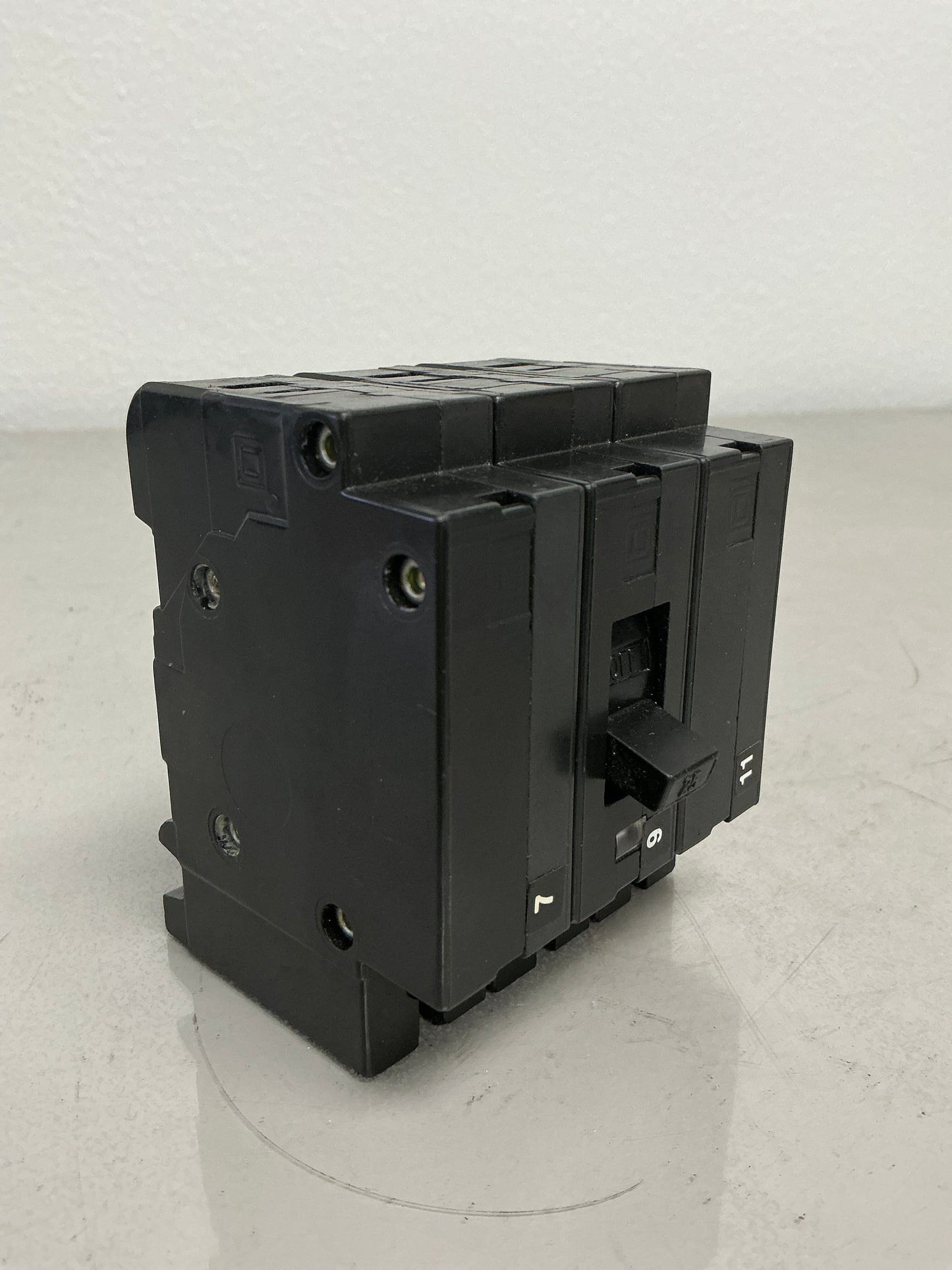 Used Square D EH34025 3 Pole, 25 Amps, 480 Volts